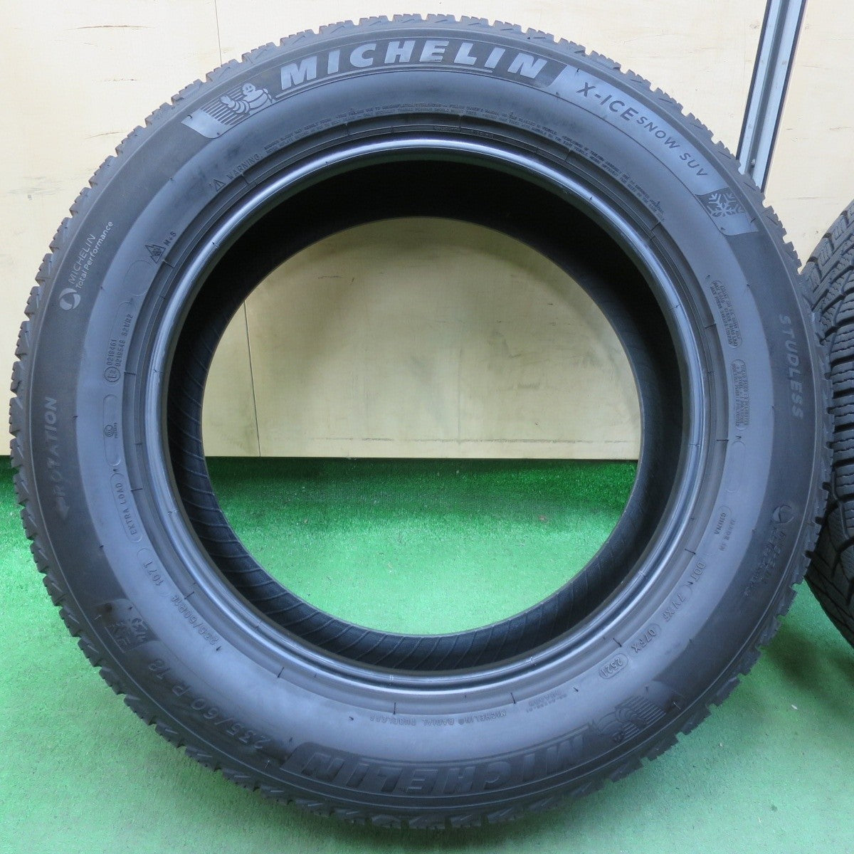 バリ溝！21年！9分★スタッドレス 235/60R18 ミシュラン X-ICE SNOW SUV タイヤ 18インチ ボルボ アウディ ベンツ レクサス 等★5011001イスタ
