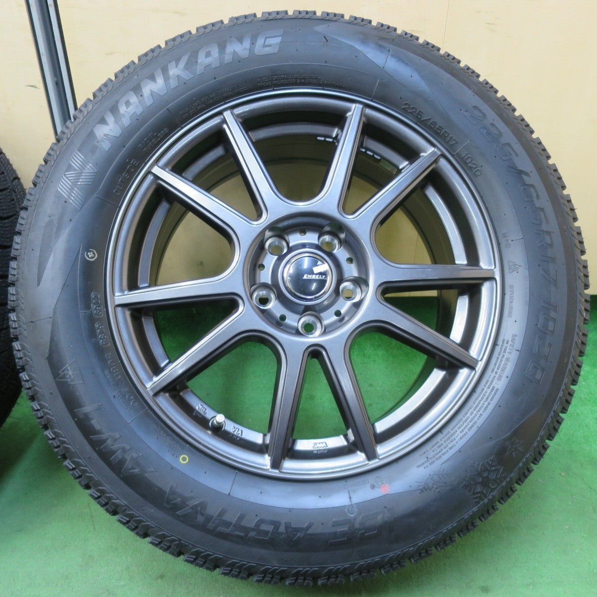 未使用！22年★スタッドレス 225/65R17 ナンカン アイスアクティバ AW-1 EMBELY 17インチ PCD114.3/5H★5021505イス