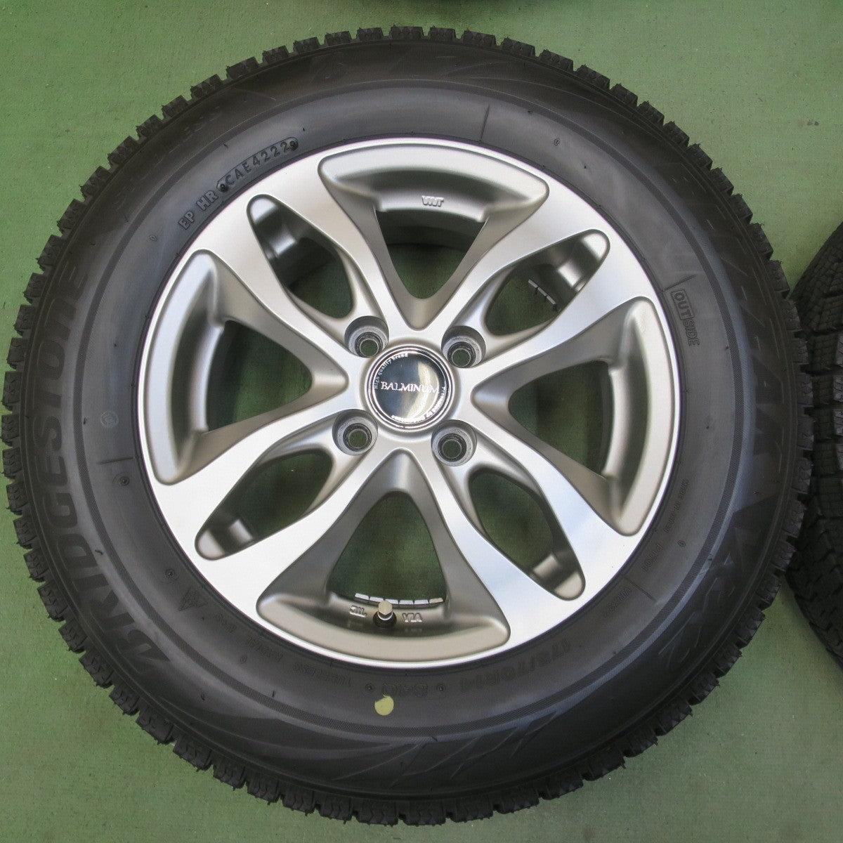 バリ溝！22年！キレイ！9.5分以上◎スタッドレス 175/70R14 ブリヂストン ブリザック VRX2 BALMINUM DS-M バルミナ 14インチ PCD100/4H◎6100707イス