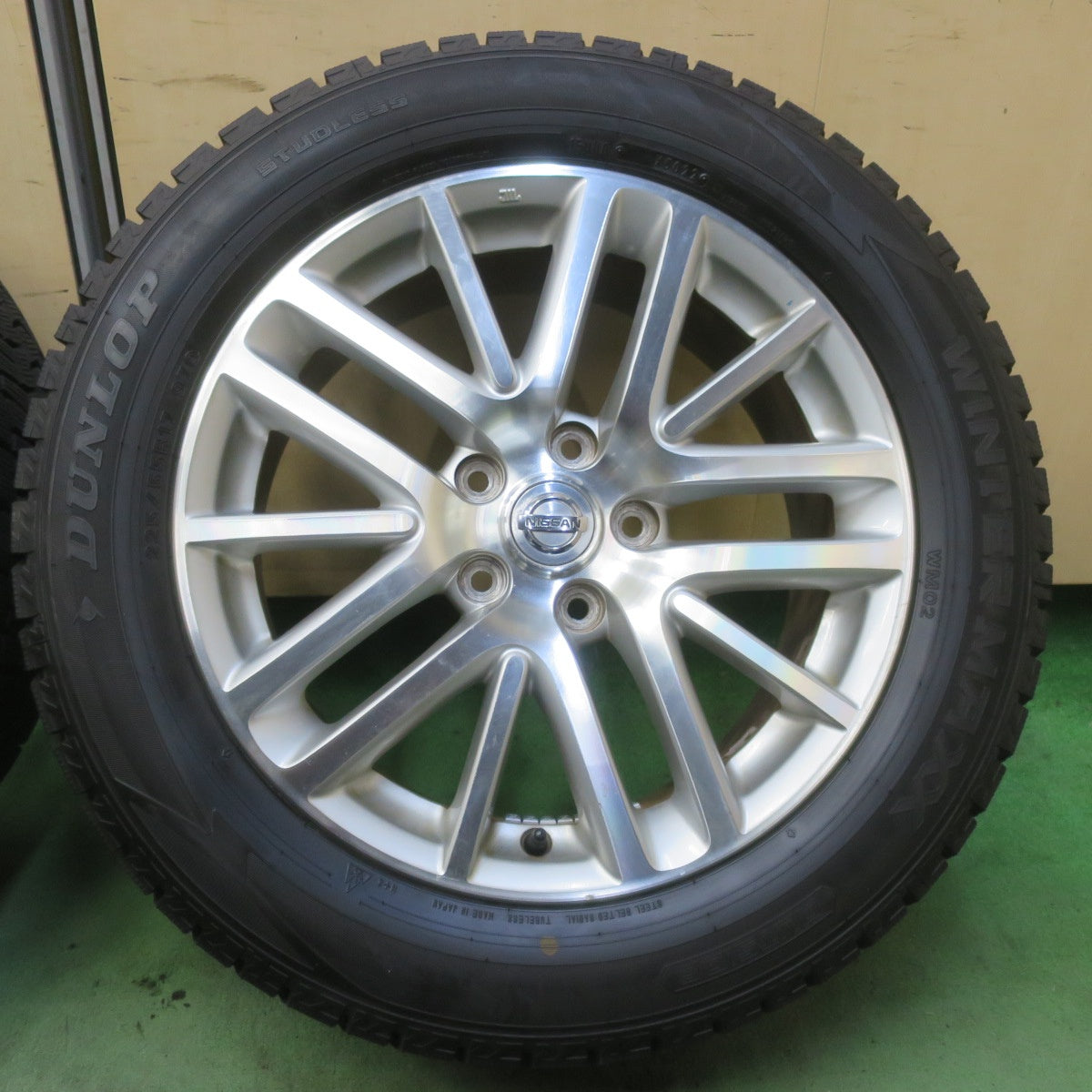 バリ溝！22年！ほぼ10分◎日産 Y50 フーガ 純正 225/55R17 スタッドレス ダンロップ ウインターマックス WM02 17インチ PCD114.3/5H◎6072601イス