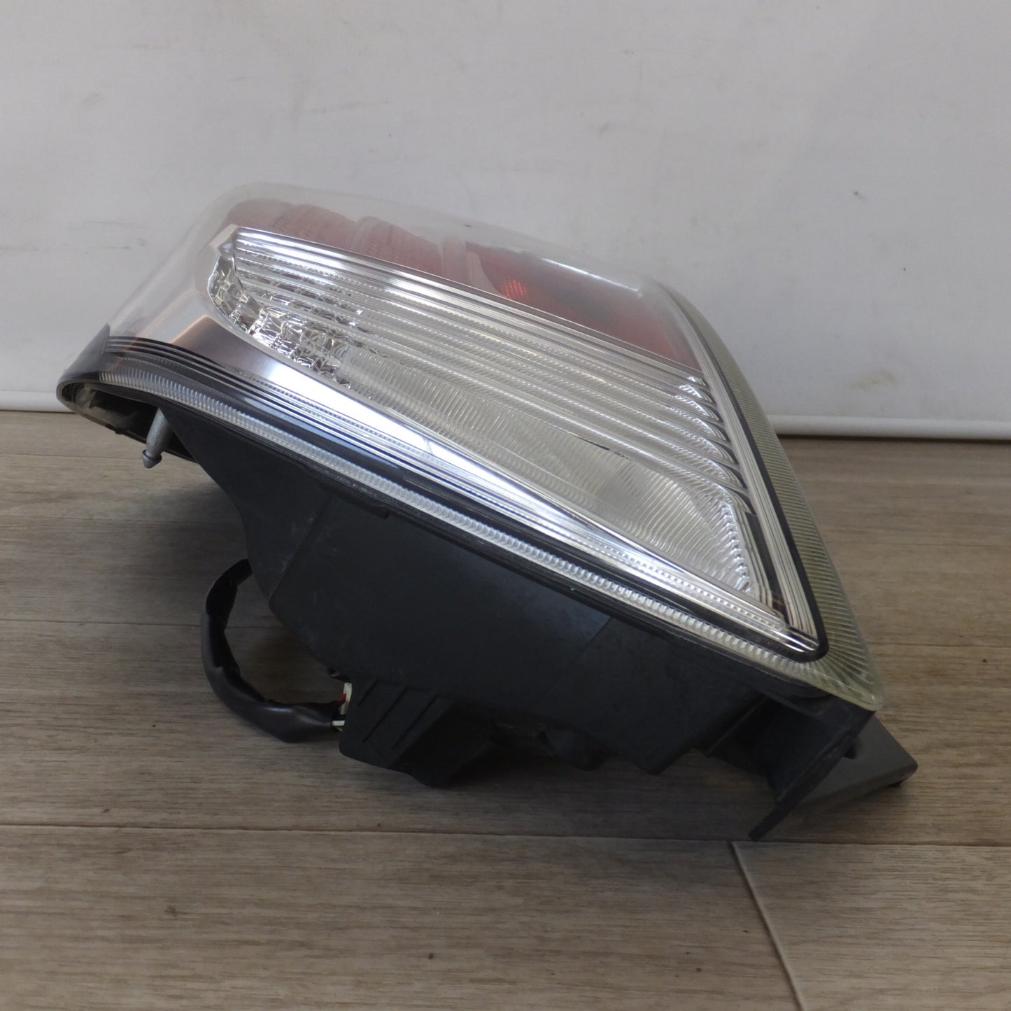 [送料無料] ★トヨタ TOYOTA 純正 アクア NHP10 テールライト STANLEY 52-297 左★