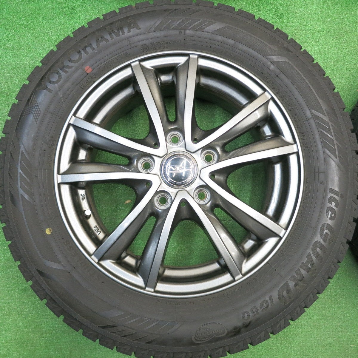 バリ溝！23年！キレイ！9.5分★スタッドレス 195/65R15 ヨコハマ アイスガード iG60 NIRVANA NV ニルバーナ ニルヴァーナ 15インチ PCD114.3/5H★5121418HAス
