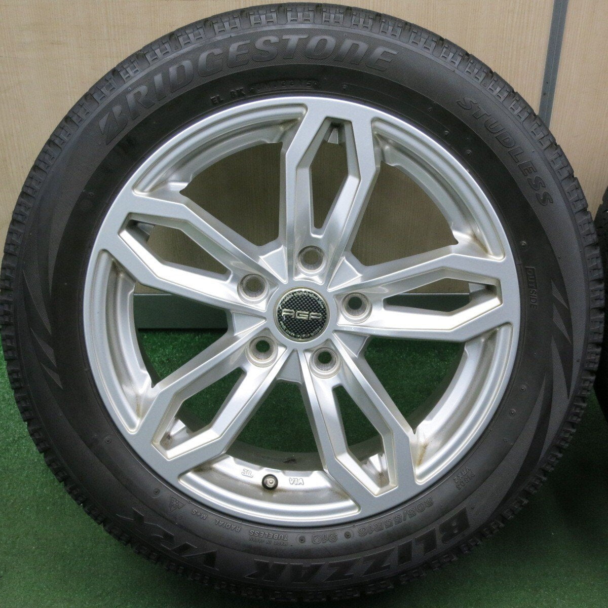 4本価格★ワーゲン 等 AGA 205/55R16 スタッドレス ブリヂストン ブリザック VRX 16インチ PCD112/5H★4040908TNス