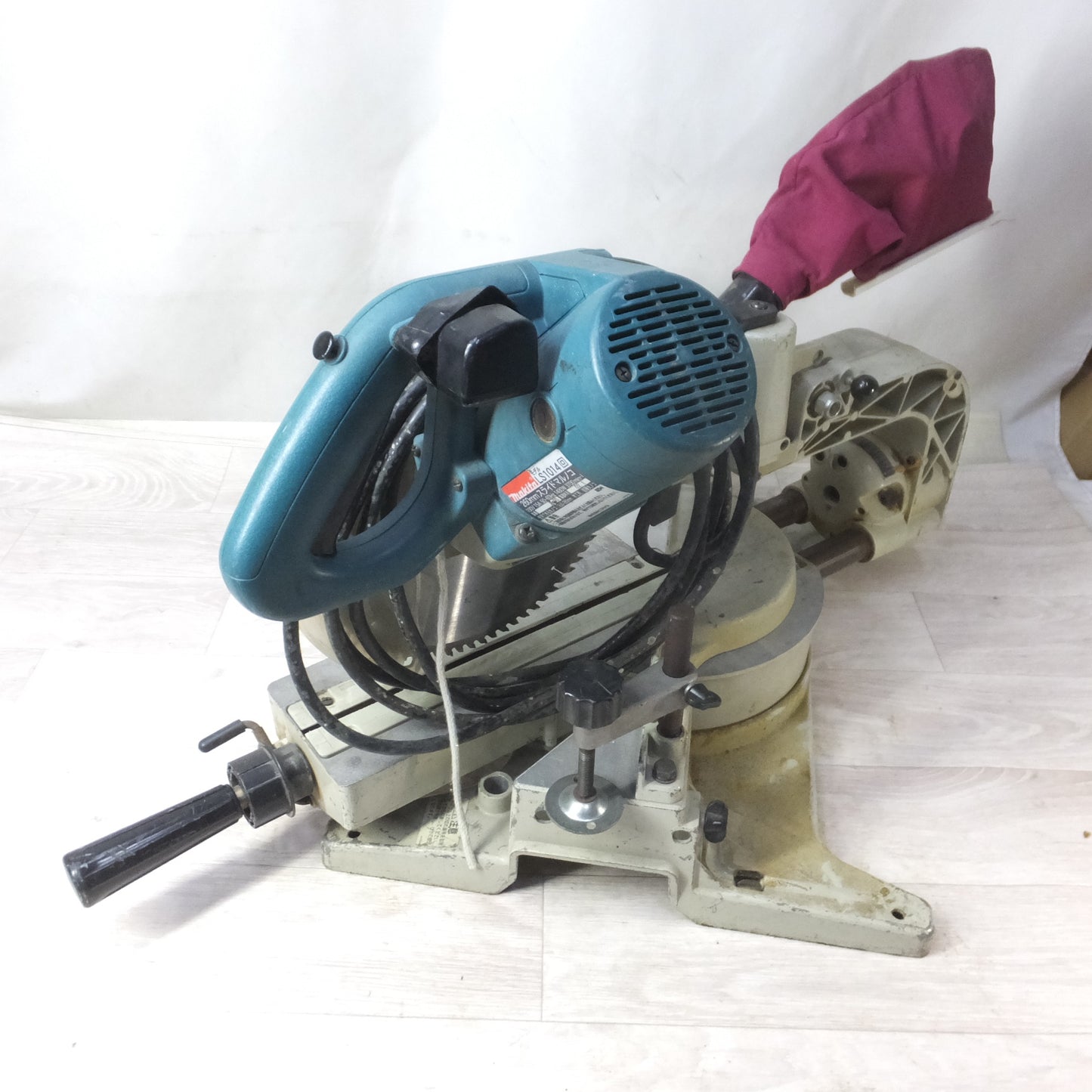 [送料無料] ◆makita マキタ 260mm スライドマルノコ LS1014 木工用 切断機 丸のこ 電動工具 100V 50/60Hz◆