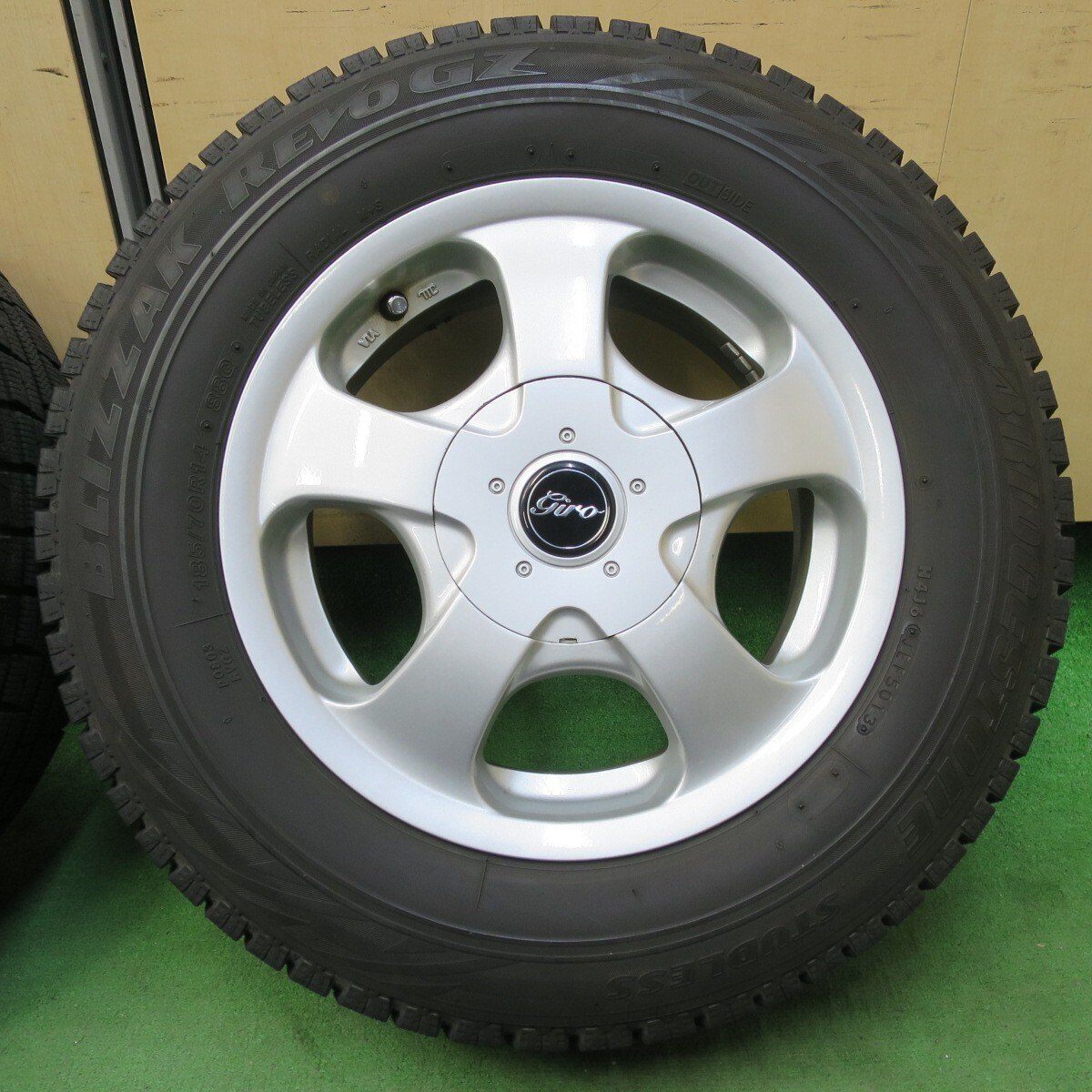 4本価格◎スタッドレス 185/70R14 トーヨー ガリット G5 ブリヂストン ブリザック REVO GZ giro ギロ 14インチ PCD100 114.3/4H マルチ◎5032203イス