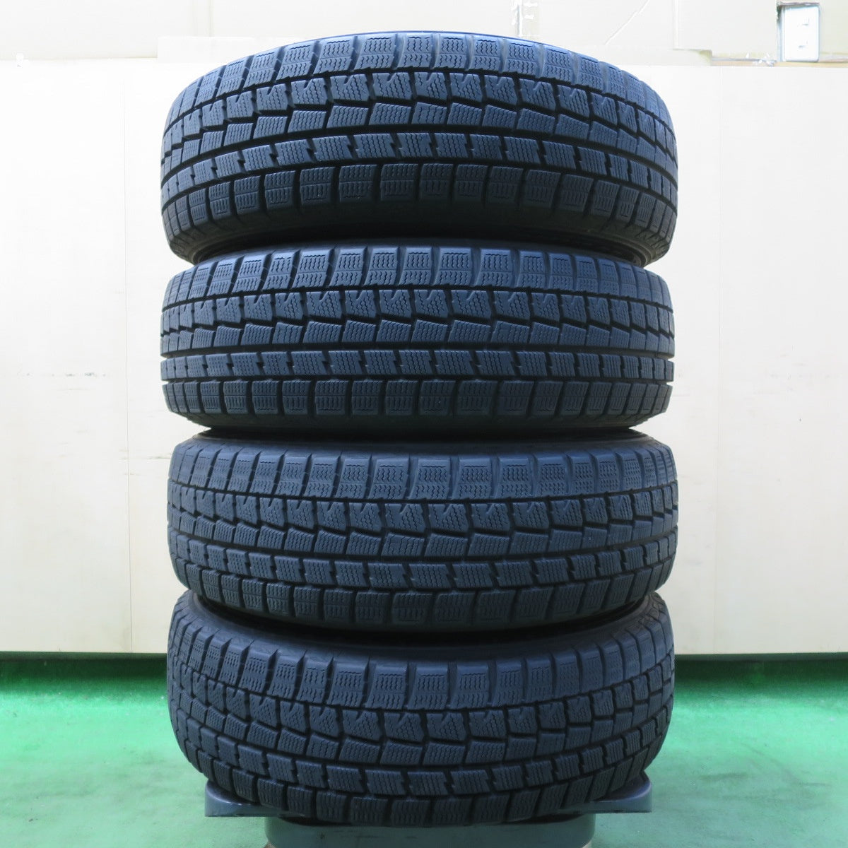 バリ溝！9分★スタッドレス 175/70R14 ダンロップ ウインターマックス WM01 DUFACT デュファクト 14インチ PCD100/4H★5062901イス