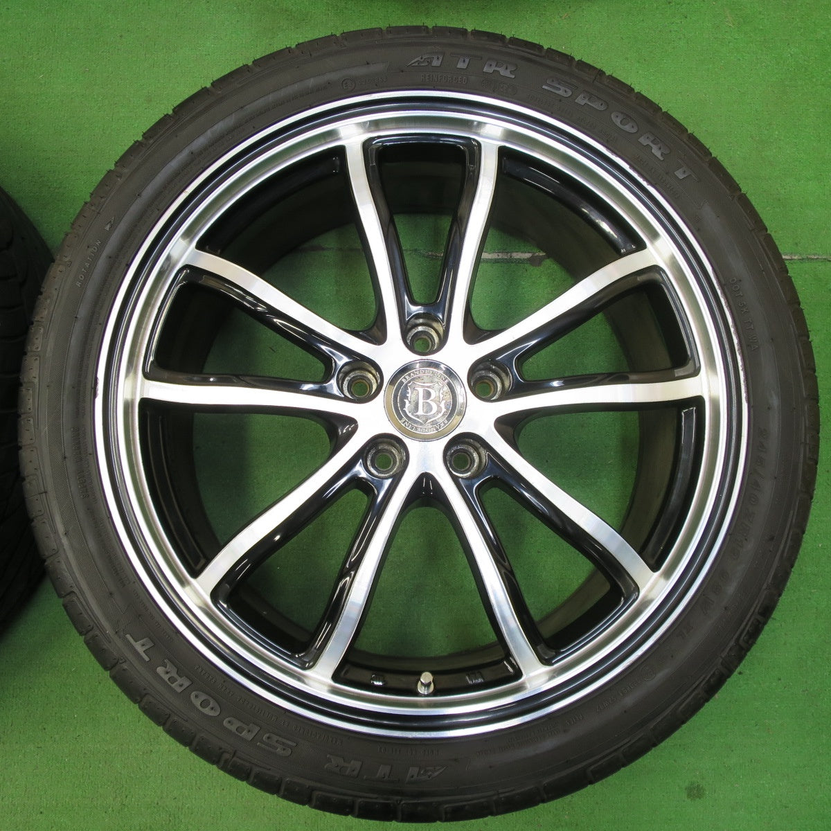 *送料無料* バリ溝！20年！9分★245/40R19 ハンコック ベンタス V12 evo2 ATR SPORT BRANDLE-LINE 19インチ PCD114.3/5H★4082403イノ