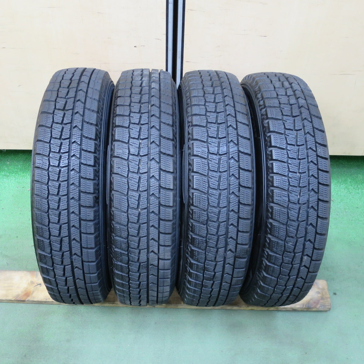 バリ溝！22年！キレイ！9分★スタッドレス 145/80R13 ダンロップ ウインターマックス WM02 MACBES MB8 マクベス 13インチ PCD100/4H★5111202TTス