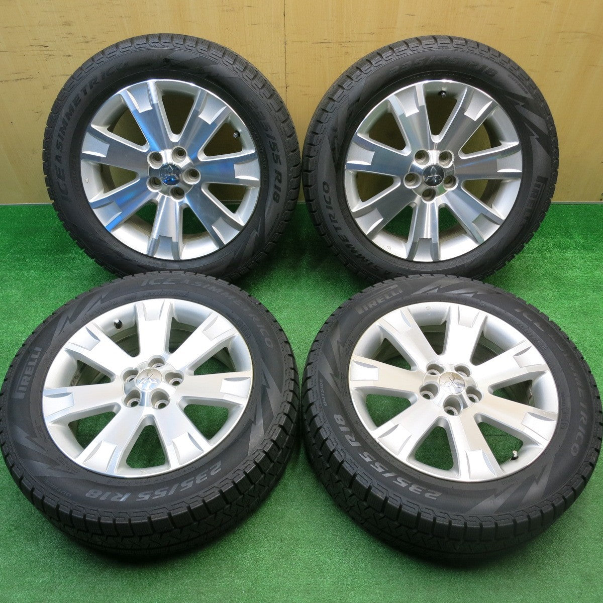 バリ溝！21年！9.5分★三菱 デリカ D:5 純正 235/55R18 スタッドレス ピレリ アイスアシンメトリコ 18インチ D5 PCD114.3/5H★5103001HAス