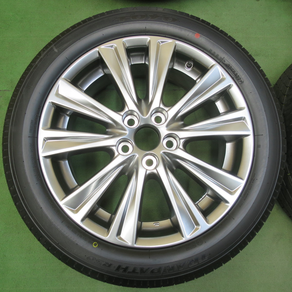 新車外し！22年★トヨタ 30系 アルファード ヴェルファイア 純正 235/50R18 トーヨー トランパス R30 18インチ PCD114.3/5H★5123001イノ
