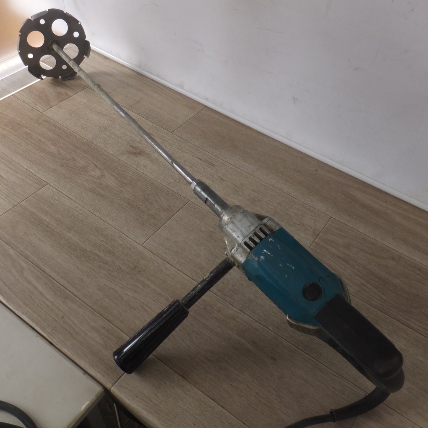 [送料無料] ★マキタ makita カクハン機 UT1305　100V 9A 50-60Hz 850W★