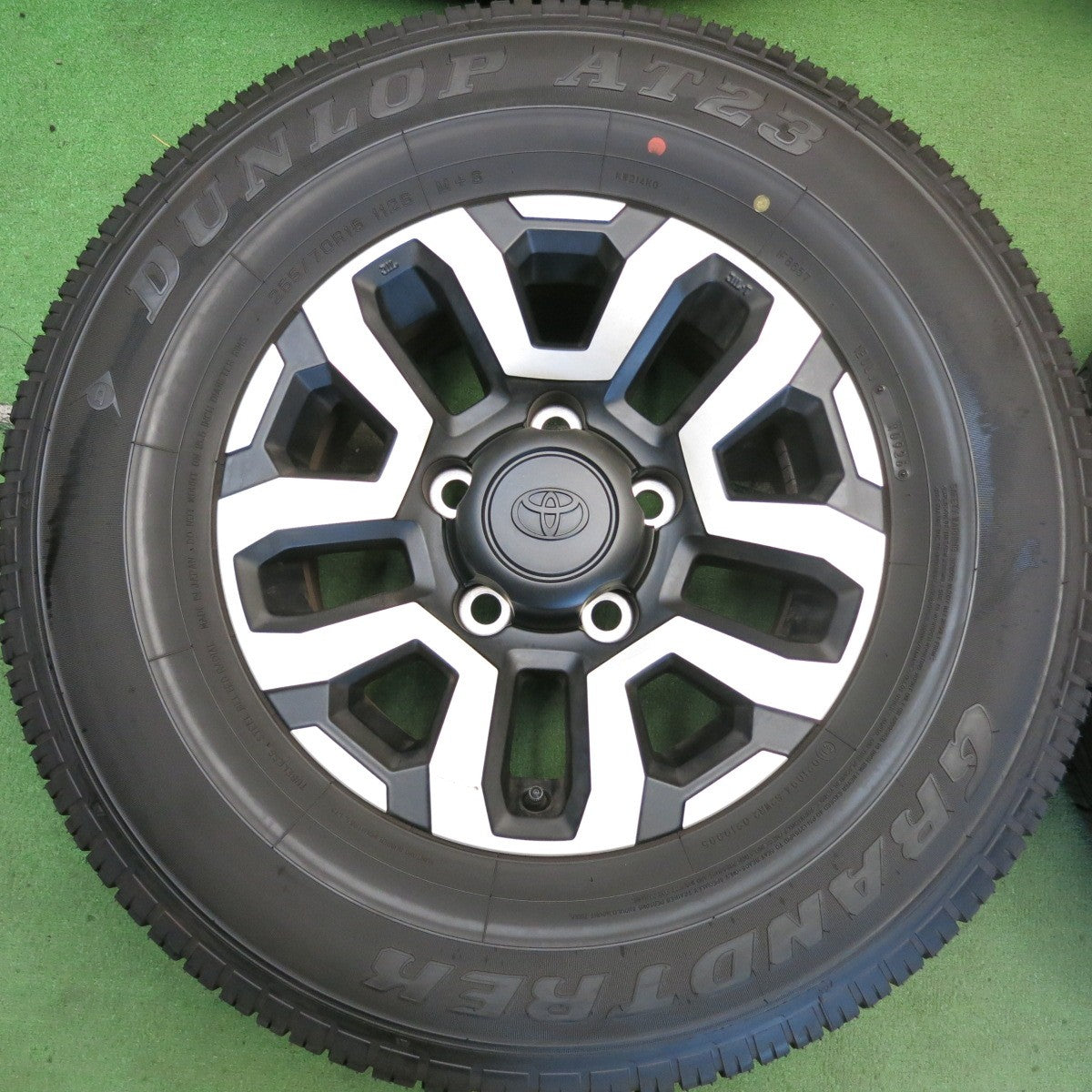 バリ溝！26年！9.5分◎トヨタ ランクル 70 純正 265/70R16 ダンロップ AT23 グラントレック 16インチ PCD150/5H◎6082301HAノ