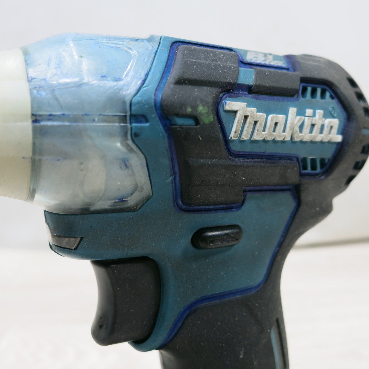 [送料無料] ◆makita マキタ 充電式インパクトドライバ TD111D 10.8V バッテリー付き 電動工具◆