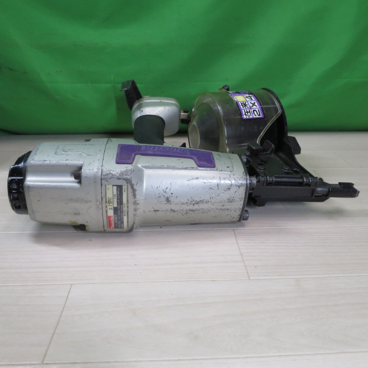 [送料無料] ☆マキタ 常圧 90mm エア 釘打機 AN901 ケース付き エア 工具☆