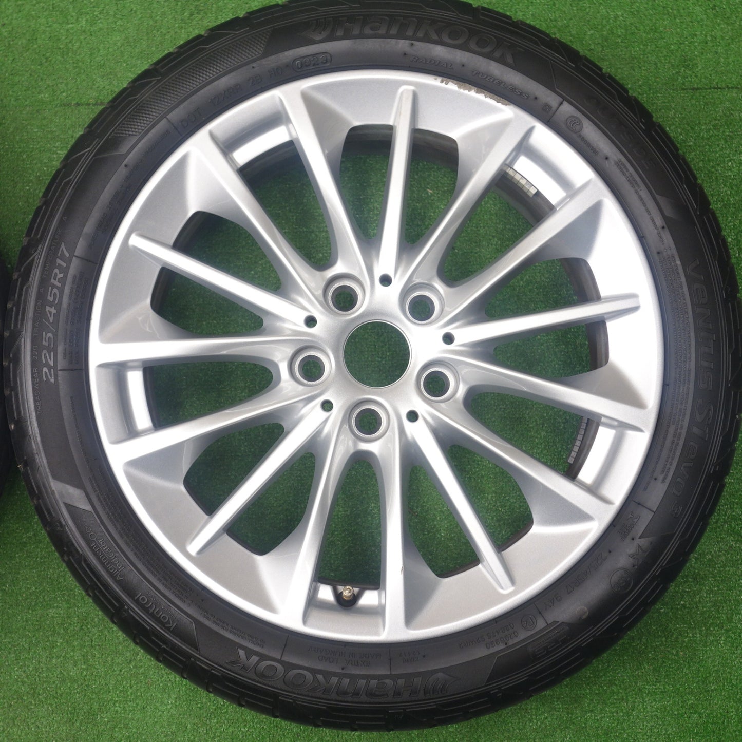 バリ溝！25年！9.5分★BMW 1シリーズ 2シリーズ F40 F44 純正 225/45R17 ハンコック ベンタス S1 evo3 RSC 17インチ PCD112/5H★6022802KTノ