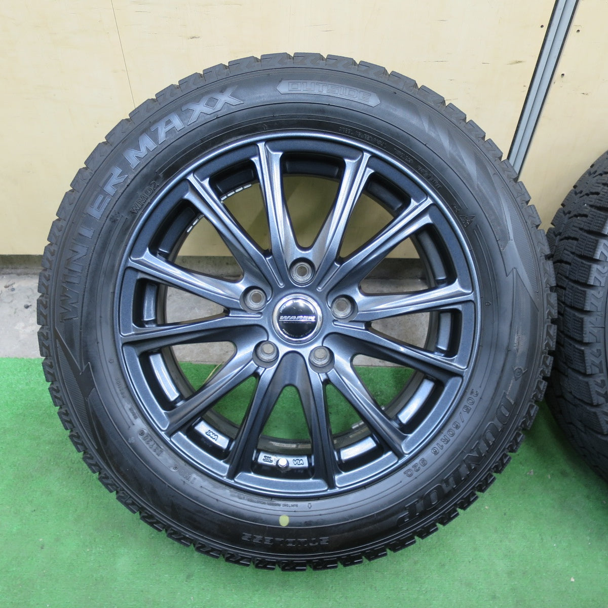 バリ溝！キレイ！9.5分★スタッドレス 205/60R16 ダンロップ ウインターマックス WM02 WAREN ヴァーレン 16インチ PCD114.3/5H★5112102TTス