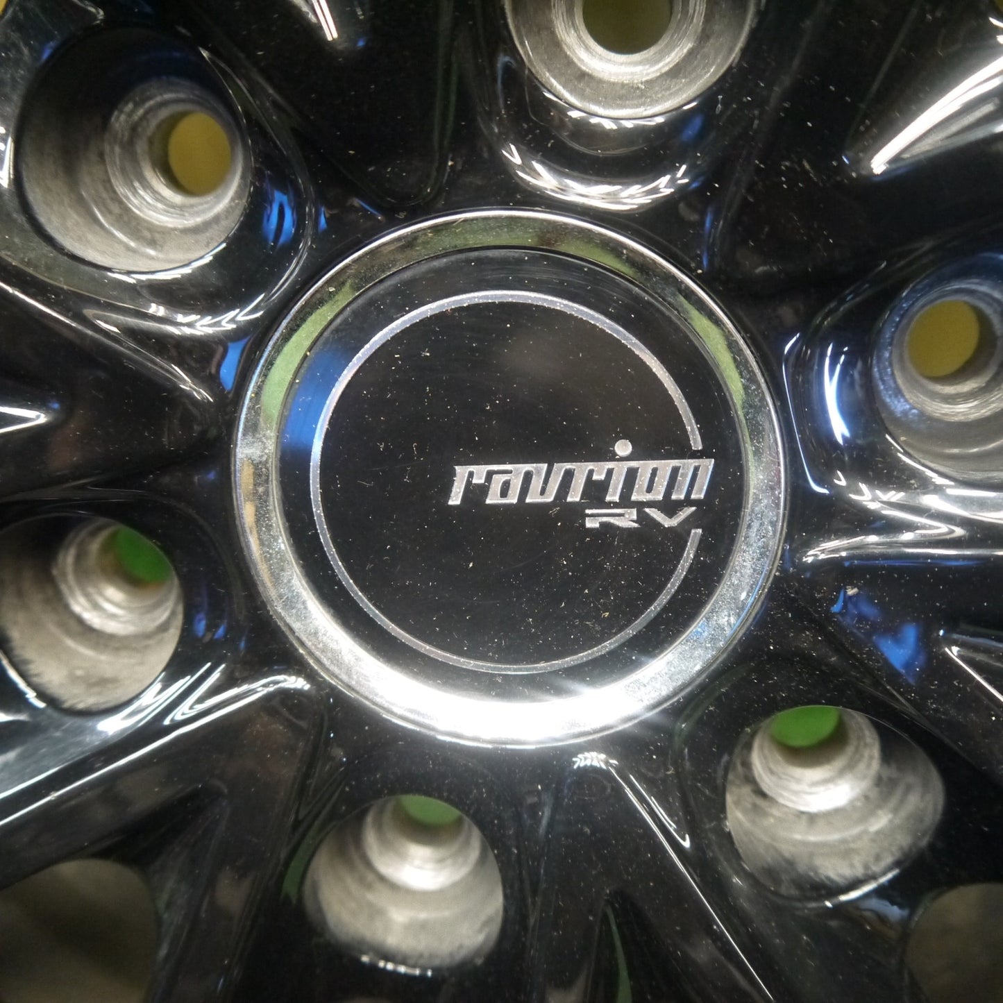 バリ溝！23年！キレイ！9.5分★スタッドレス 195/80R15 107/105N ブリヂストン ブリザック VL10 ravrion RV ラブリオン 15インチ PCD139.7/6H★6052905Hス