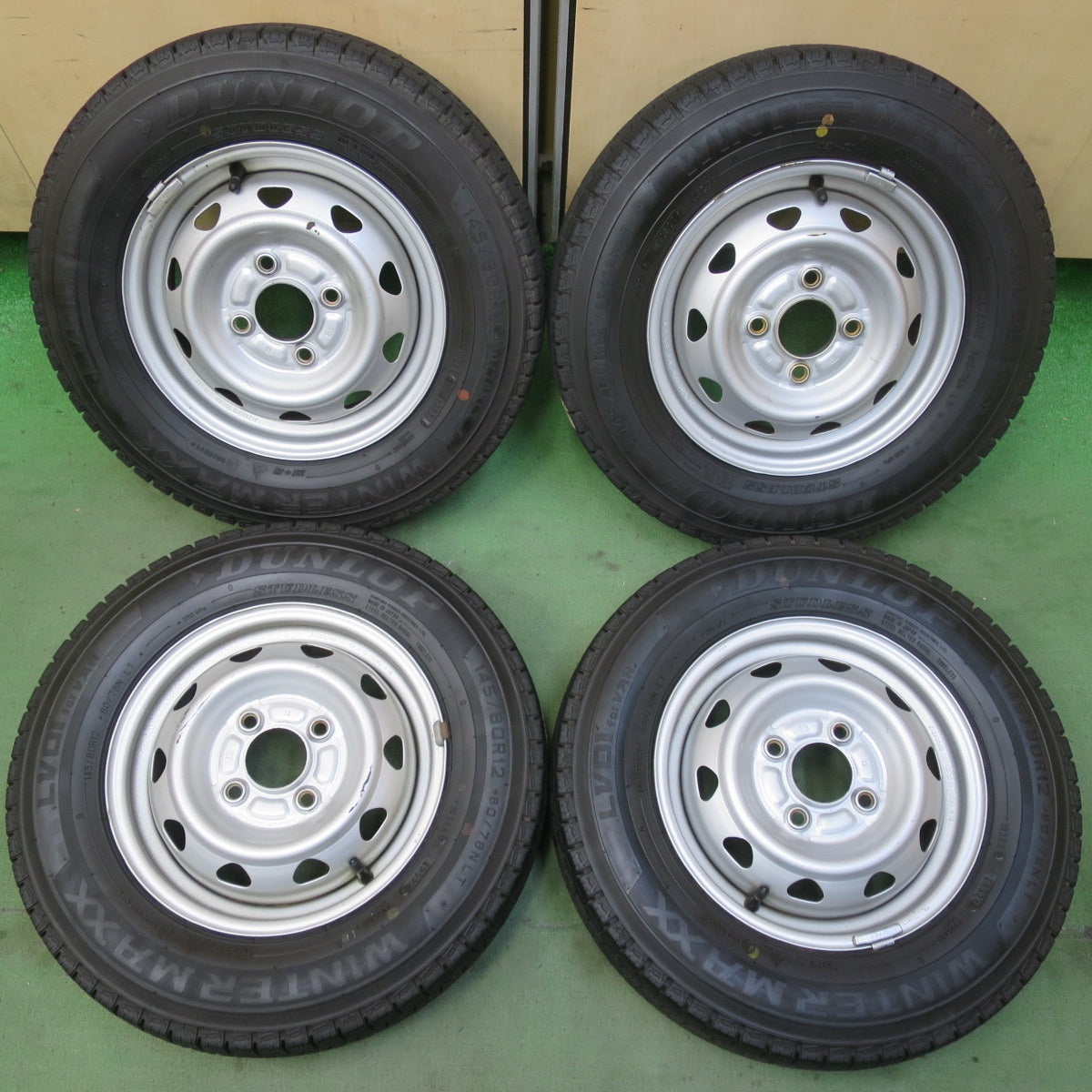 バリ溝！24年！9分◎スタッドレス 145/80R12 80/78N ダンロップ ウインターマックス LV01 for VAN スチール ホイール 12インチ PCD100/4H◎6091103イス