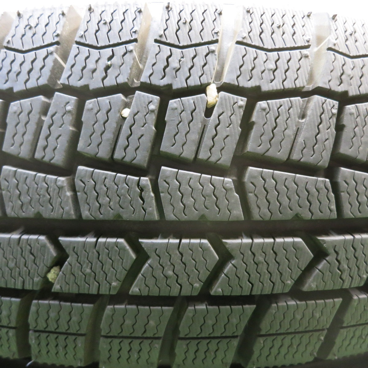 バリ溝！24年！キレイ！ほぼ10分★スタッドレス 165/65R15 ダンロップ ウインターマックス WM02 AZ Sports AZスポーツ 軽サイズ タフト 等 PCD100/4H★5081408HAス