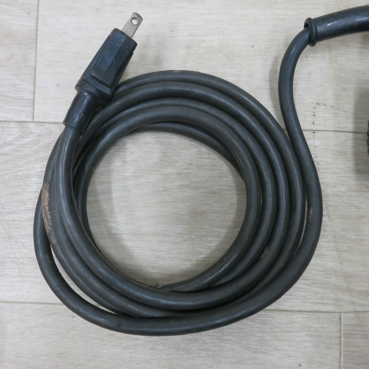 [送料無料] ◆日立工機 70mm 電子 ジグソー 100V CJ70V ケース付き のこぎり 切断機 木工 電動 工具◆