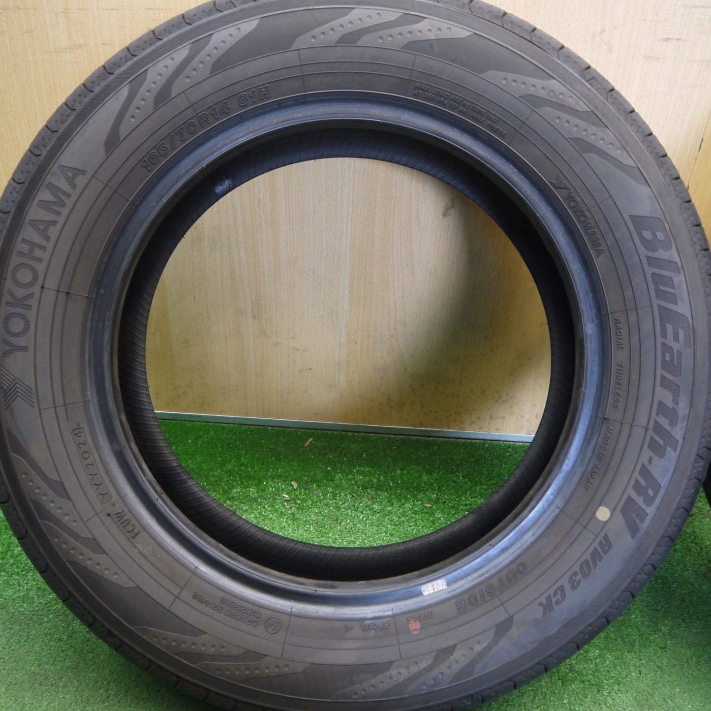 バリ溝！24年！9分★165/70R14 ヨコハマ BluEarth-RV RV03 CK ブルーアース 14インチ タイヤ アクア ヴィッツ ソリオ 等★6052009Hノタ