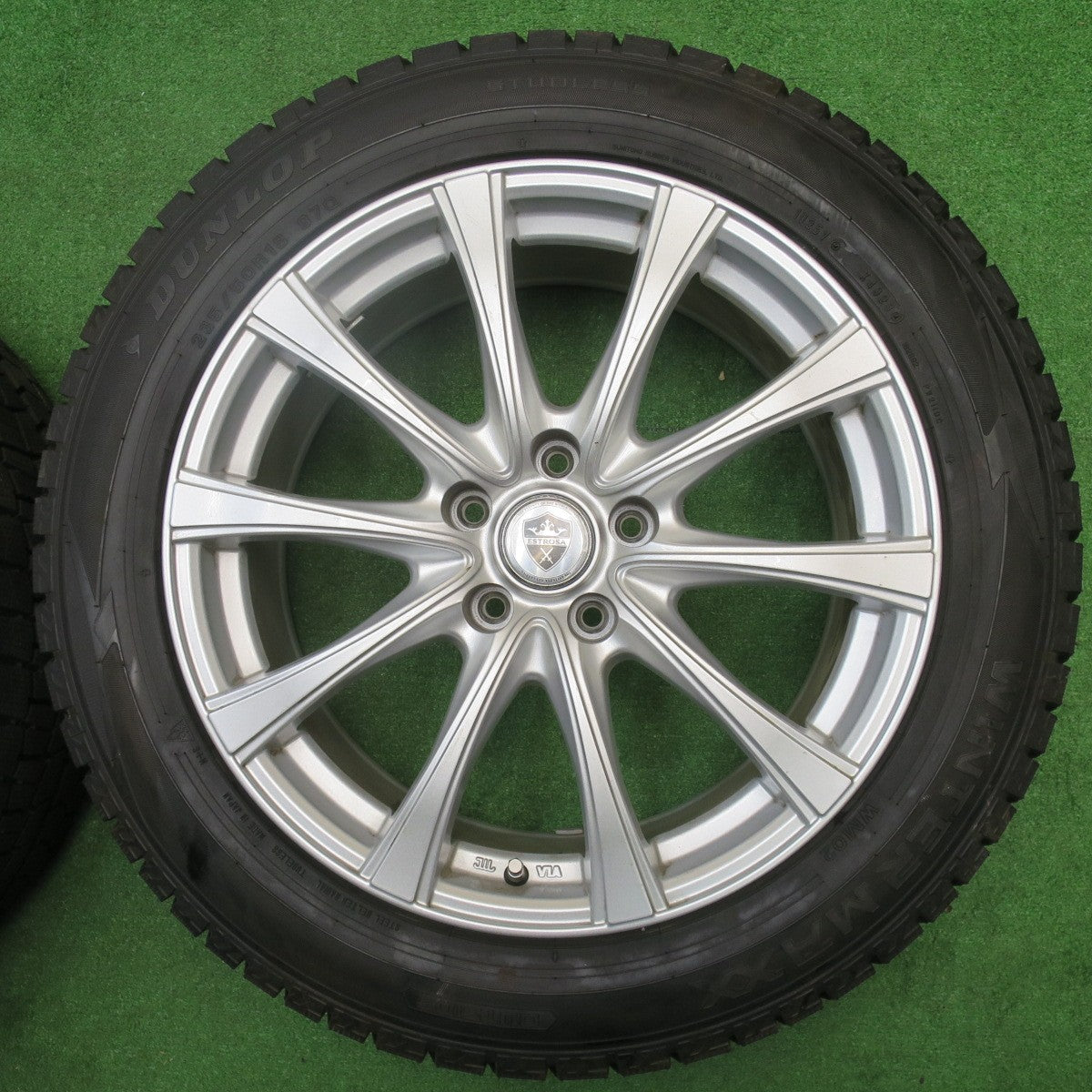 超バリ溝！23年！キレイ！9.5分以上★スタッドレス 235/50R18 ダンロップ ウインターマックス WM02 ESTROSA エステローザ 18インチ PCD114.3/5H★5111702NJス