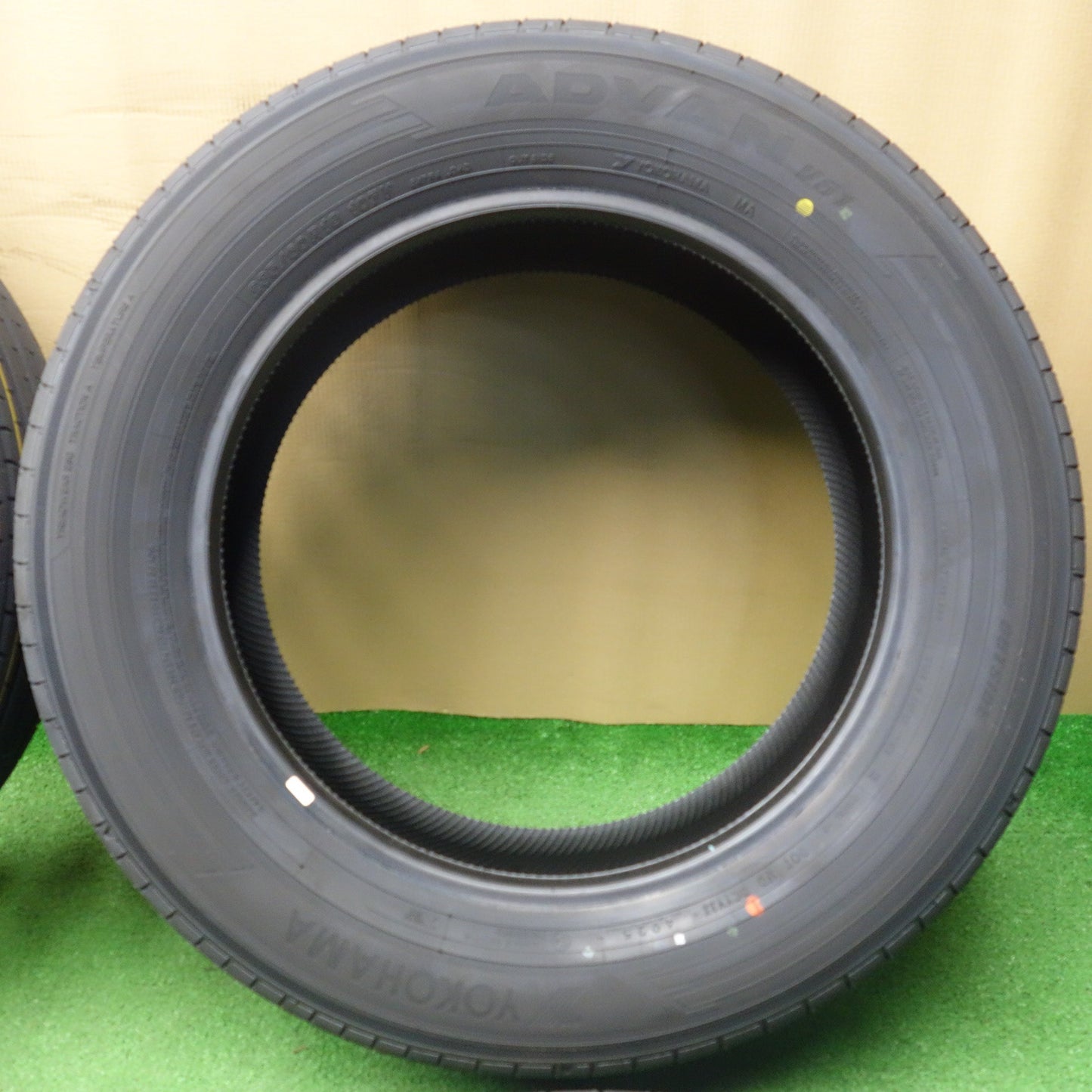 未使用！25年★235/60R18 ヨコハマ アドバン V61 タイヤ 18インチ レクサス NX RX ハリアー RAV4 CX-80 CX-60 等★6042205KTノタ