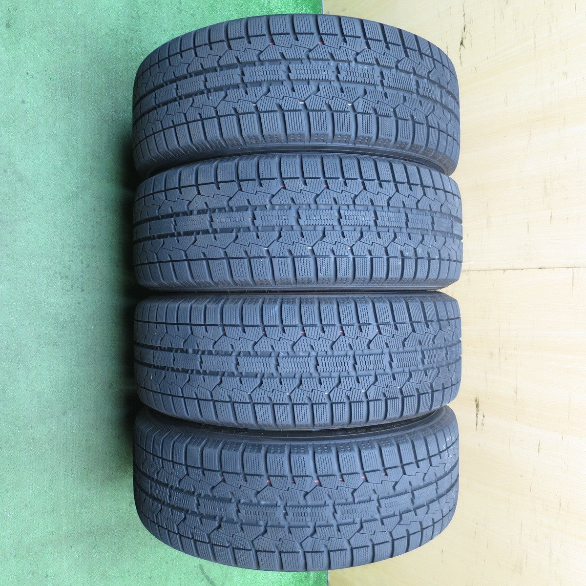 バリ溝！22年！キレイ！ほぼ10分★スタッドレス 215/55R17 トーヨー オブザーブ ガリット GIZ PRD 社外 アルミ 17インチ PCD114.3/5H★5081303NJス