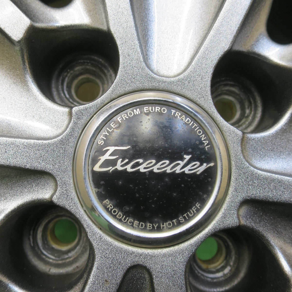 超バリ溝！24年！9.5分以上◎スタッドレス 175/65R15 グッドイヤー アイスナビ7 Exceeder エクシーダー 15インチ PCD100/4H◎6072703イス