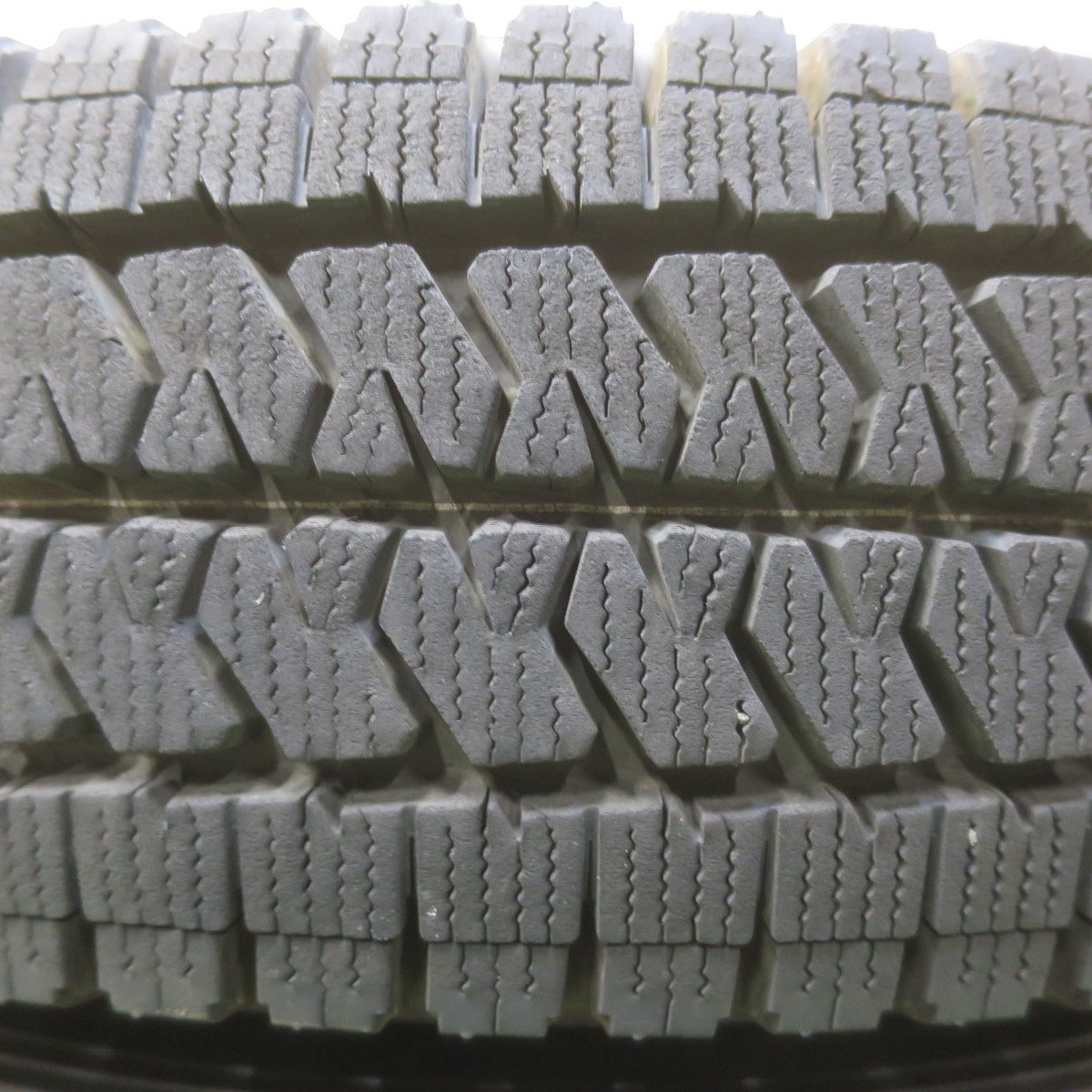 バリ溝！22年！キレイ！9.5分◎スタッドレス 145/80R12 80/78N ブリヂストン ブリザック VL10 EuroSpeed MANARAY SPORT ユーロスピード 12インチ PCD100/4H◎6101702イス