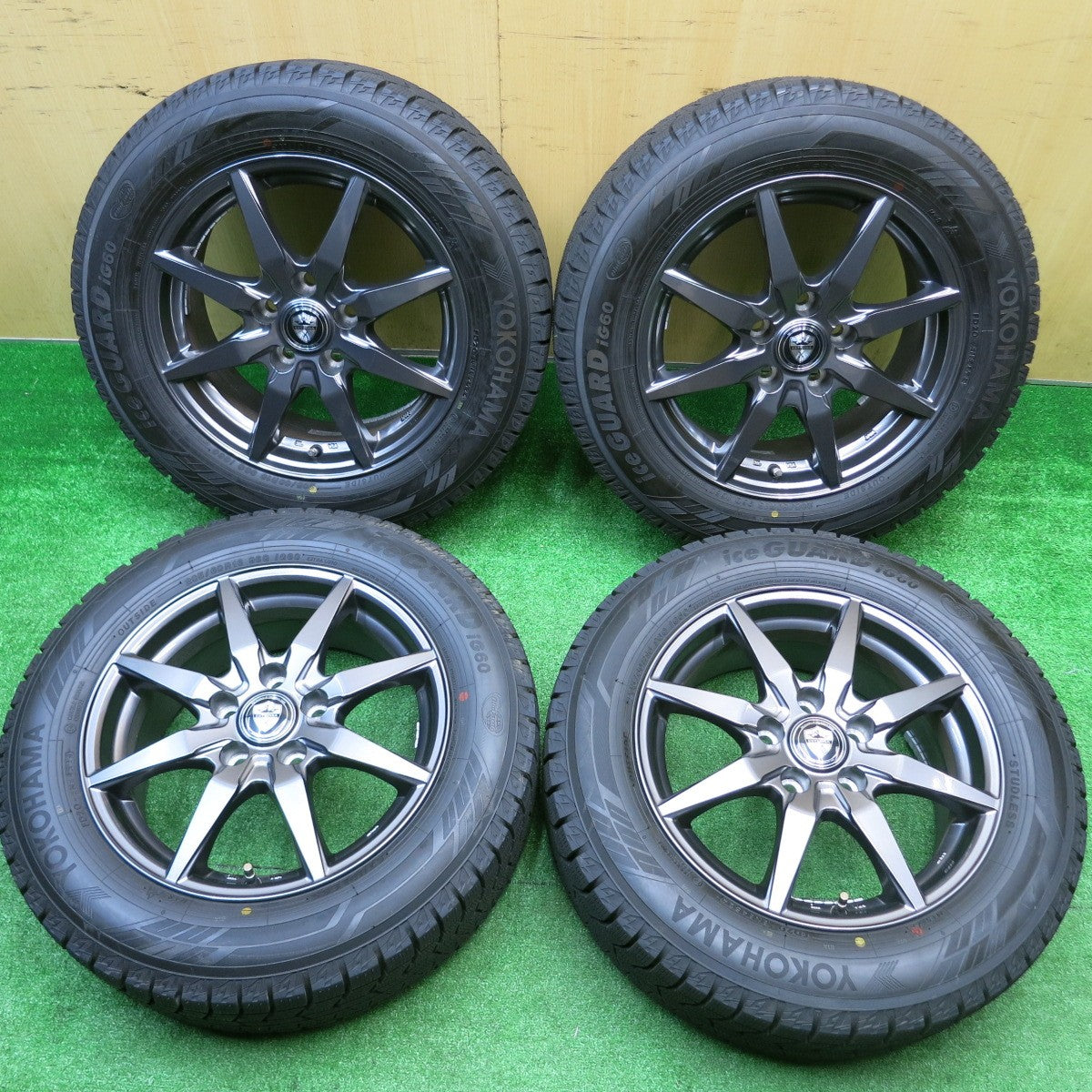 ほぼ未使用！24年！キレイ★スタッドレス 205/60R16 ヨコハマ アイスガード iG60 ESTROSA EST-8S エステローザ 16インチ PCD114.3/5H★5102311HAス