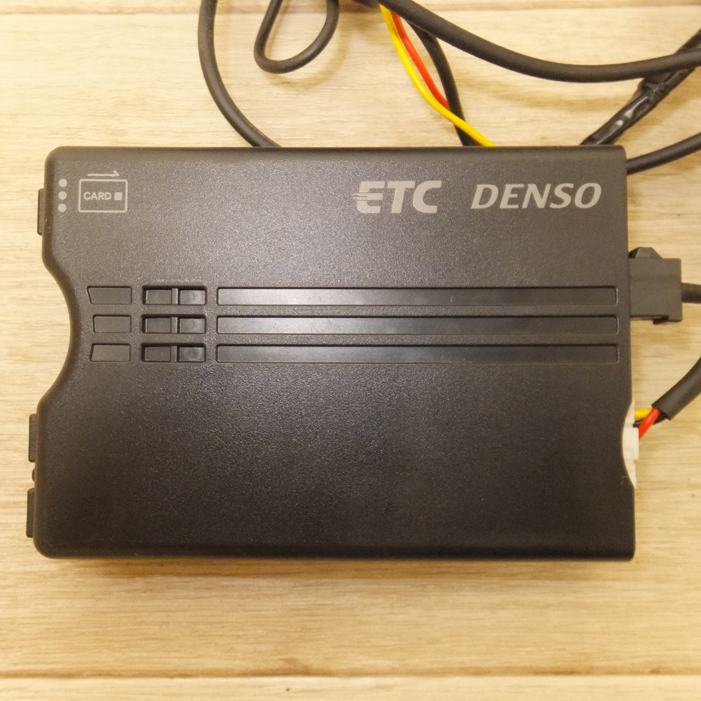 [送料無料] ★カロッツェリア carrozzeria AV一体型メモリーナビゲーション 楽ナビ AVIC-RZ06　DENSO ETC車載器 DIU-9500　セット[27]★