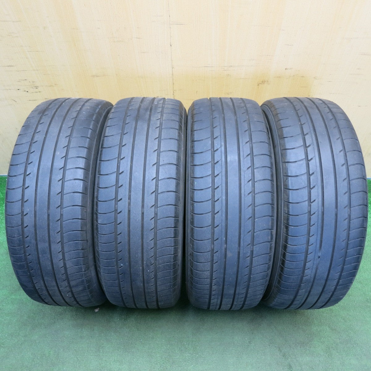 キレイ★日産 ジューク 純正 215/55R17 ヨコハマ dBデシベル E70 E70N 17インチ PCD114.3/5H★6053103HAノ