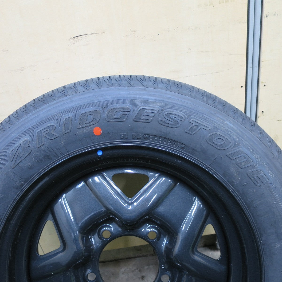 新車外し！23年！1本★スズキ JB64W ジムニー 純正 スチール 175/80R16 ブリヂストン デューラー H/L 852 DUELER 16インチ スペア PCD139.7/5H★6010507ナノ