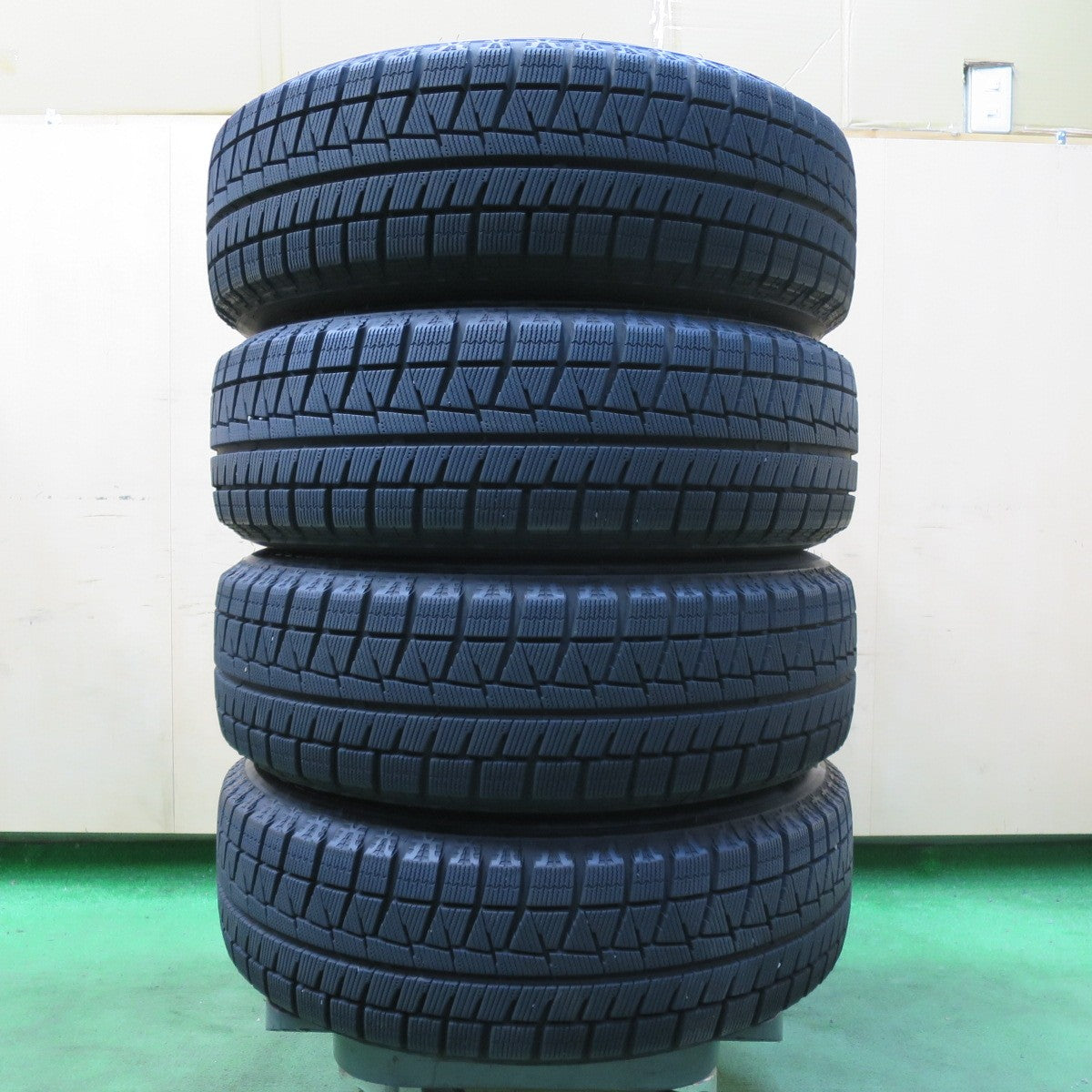 [送料無料] バリ溝！22年！9.5分★プリウス 等 195/65R15 スタッドレス ブリヂストン アイスパートナー2 CYBER 15インチ PCD100/5H★5010412イス