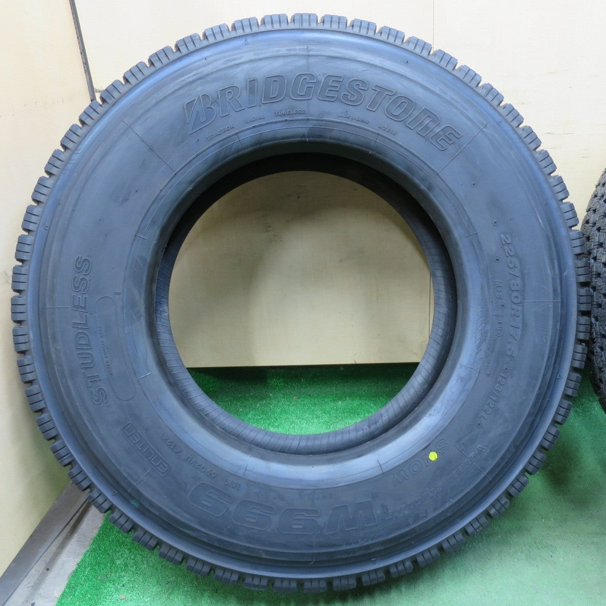 未使用！24年★トラック タイヤ 225/80R17.5 123/122L スタッドレス ブリヂストン W999 17.5インチ★5012907イスタ