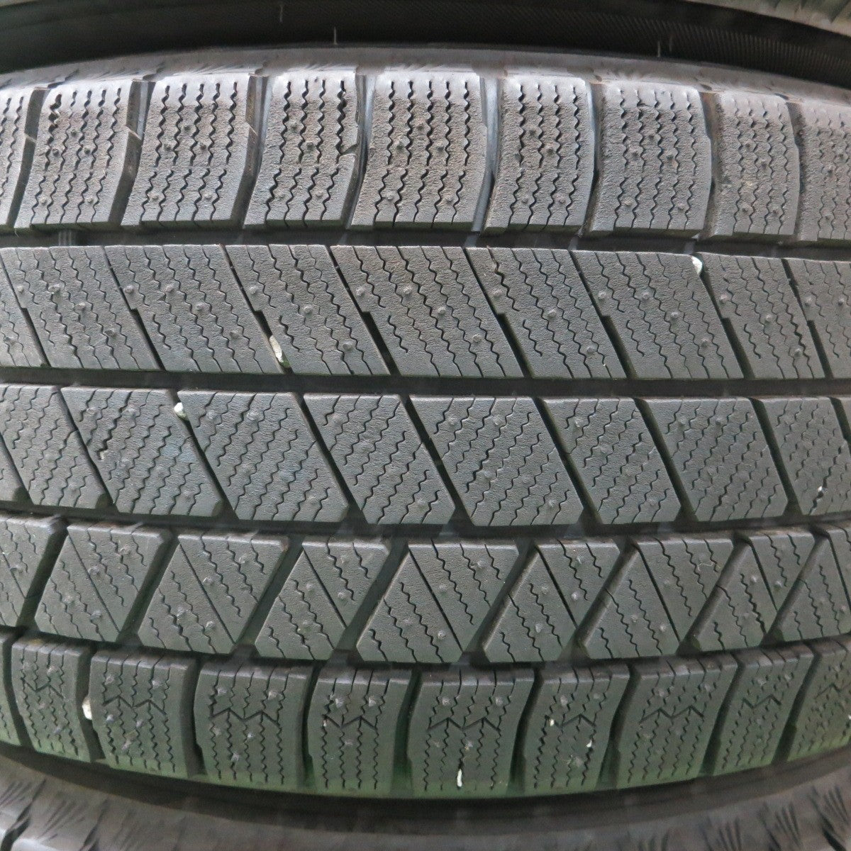 *送料無料* バリ溝！22年！ほぼ10分★トヨタ センチュリー 純正 225/60R16 スタッドレス ブリヂストン ブリザック VRX3 16インチ PCD114.3/5H★4043004ナス