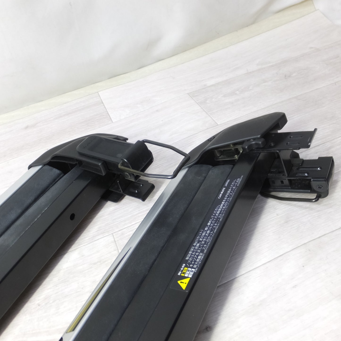 [送料無料] ◆INNO スキー キャリア IN-649 スノーボード  スキー６セット スノーボード４台 鍵あり◆