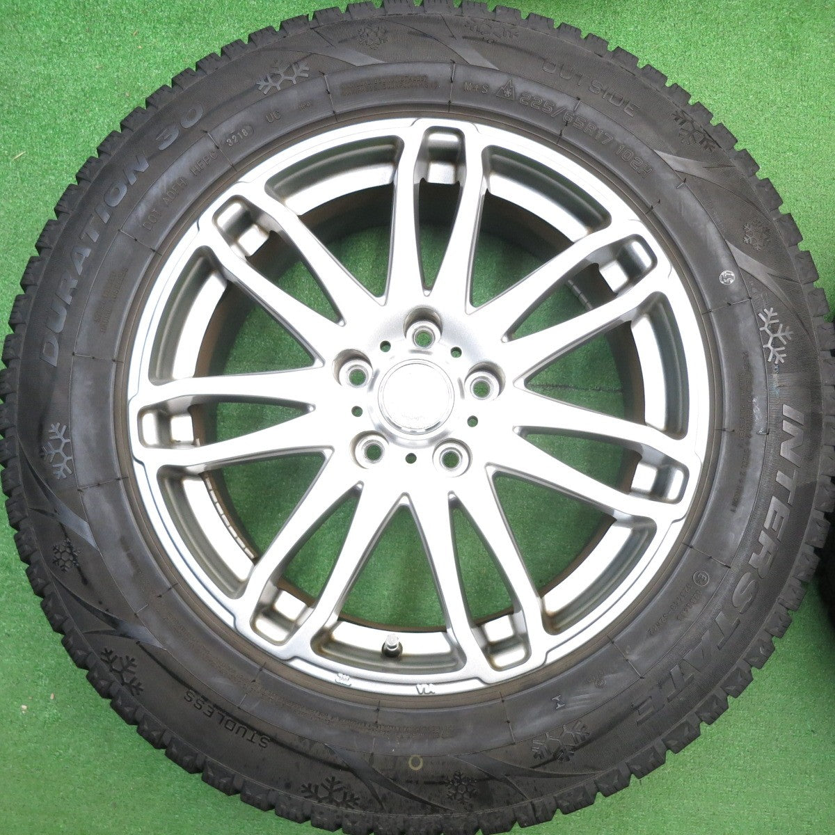 バリ溝！キレイ！8.5分★スタッドレス 225/65R17 インターステート DURATION 30 SG-E 社外 アルミ 17インチ PCD114.3/5H★5122112HAス