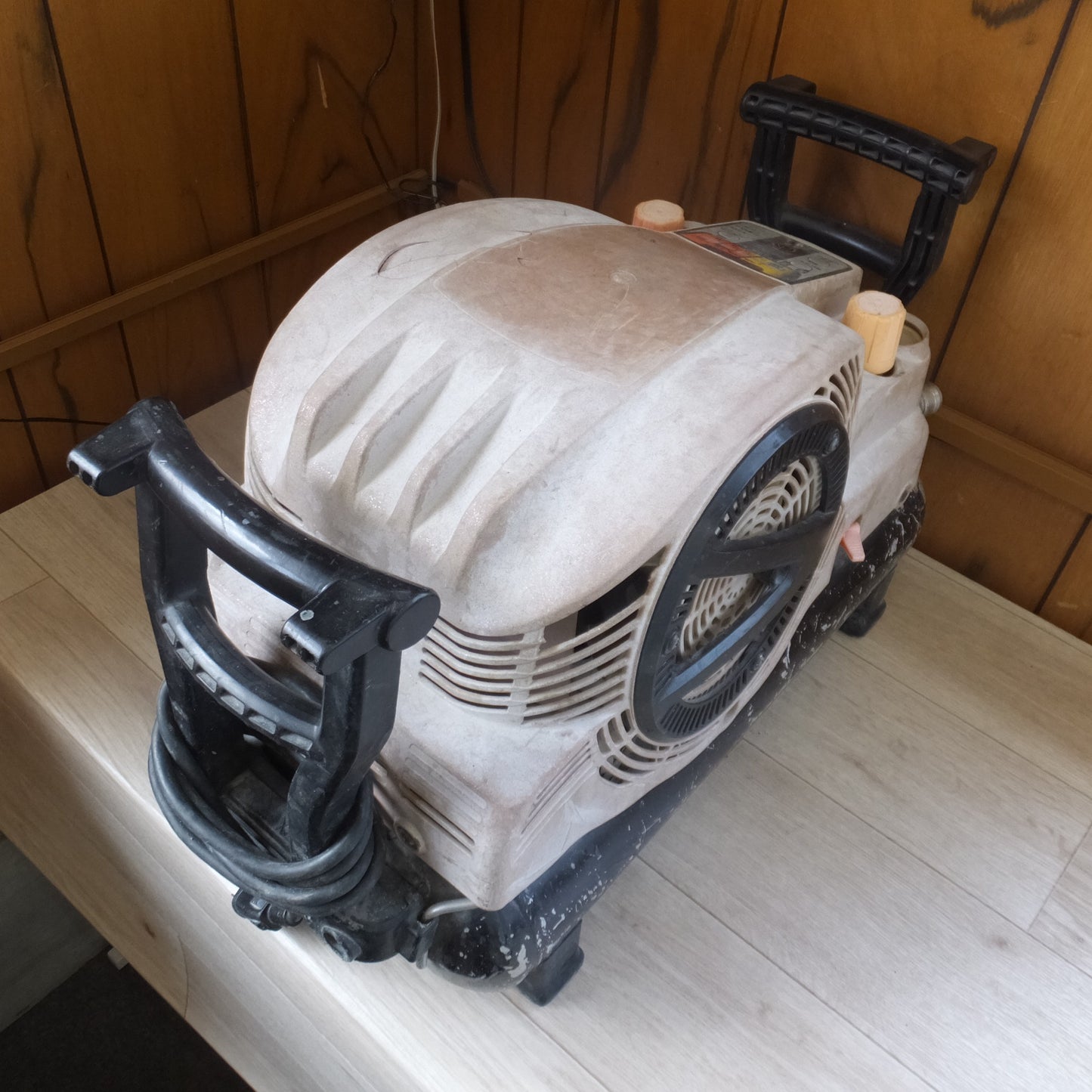 [送料無料] ★マックス MAX スーパーエア・コンプレッサ AK-HL1250E シェルピンク 100V 50/60Hz 15A 1,450W★