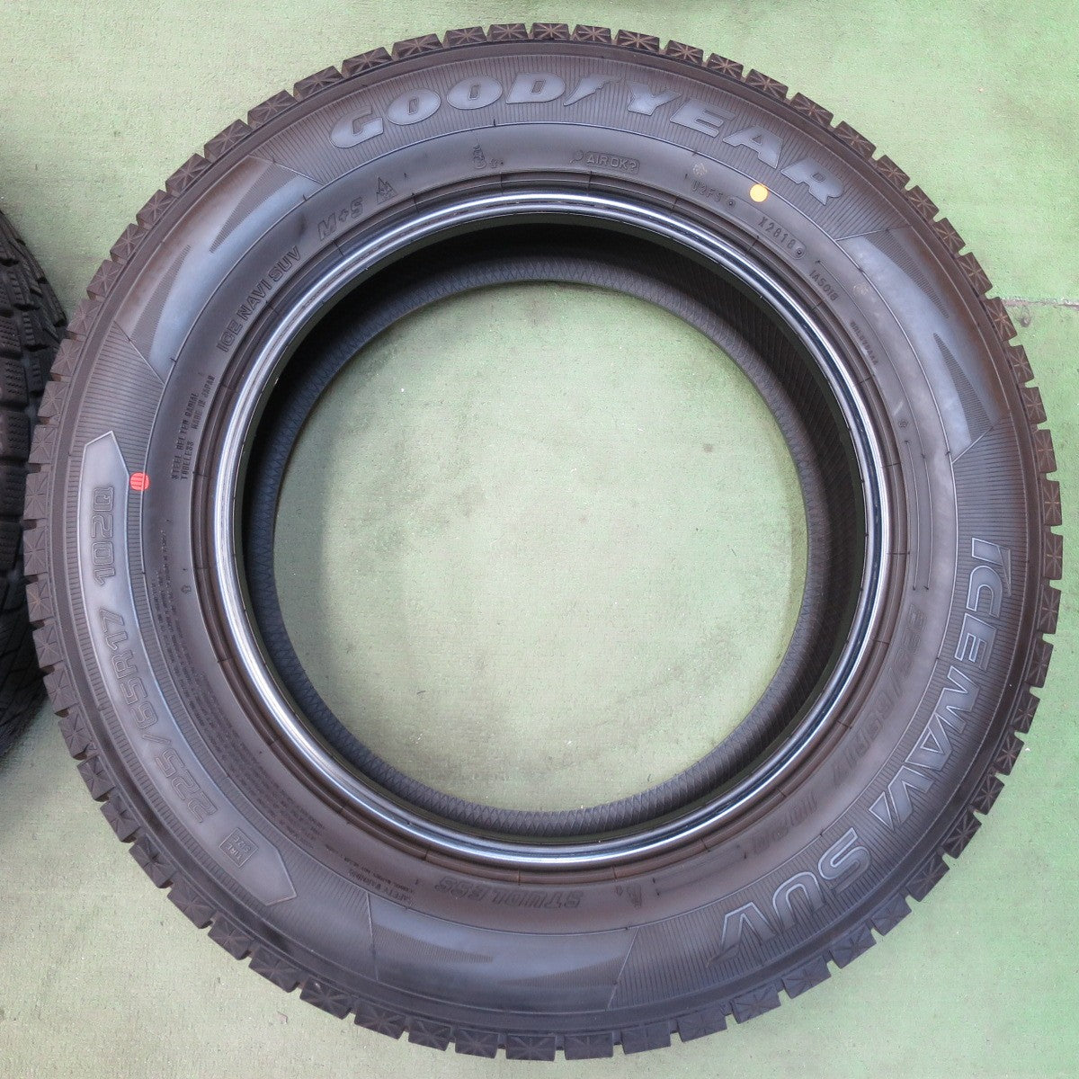 バリ溝！9.5分以上★スタッドレス 225/65R17 グッドイヤー アイスナビ SUV タイヤ 17インチ ハリアー RAV4 CX-5 CX-8 等★5110807イスタ