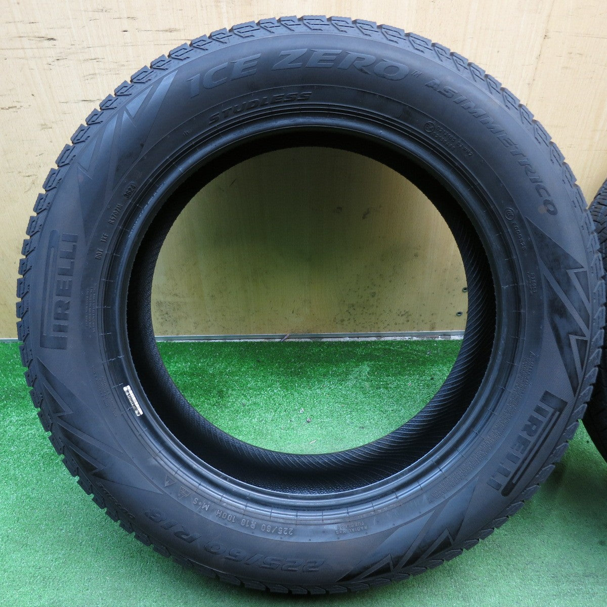 バリ溝！24年！9分◎スタッドレス 225/60R18 ピレリ アイスゼロ アシンメトリコ 18インチ タイヤ 40系 アルファード ヴェルファイア ハリアー RAV4 レクサス NX 等◎6092106KKスタ