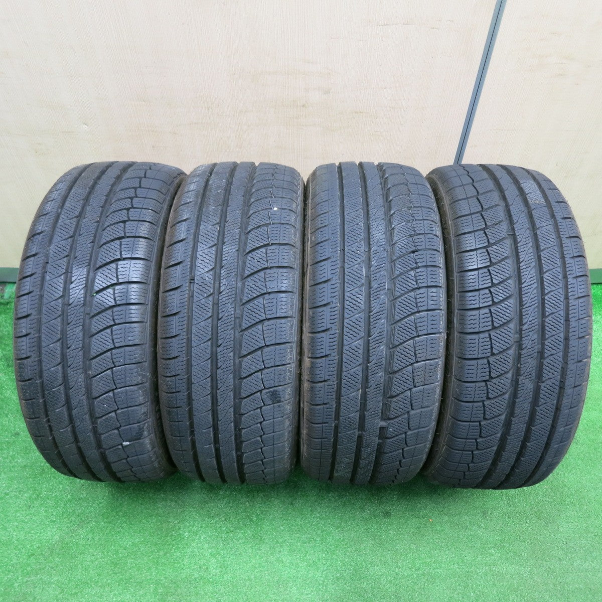 [送料無料] 超バリ溝！22年！ほぼ10分★スタッドレス 215/45R17 ダヴァンティ WINTOURA タイヤ 17インチ レクサス CT プリウス 86 BRZ 等★4120513TNス