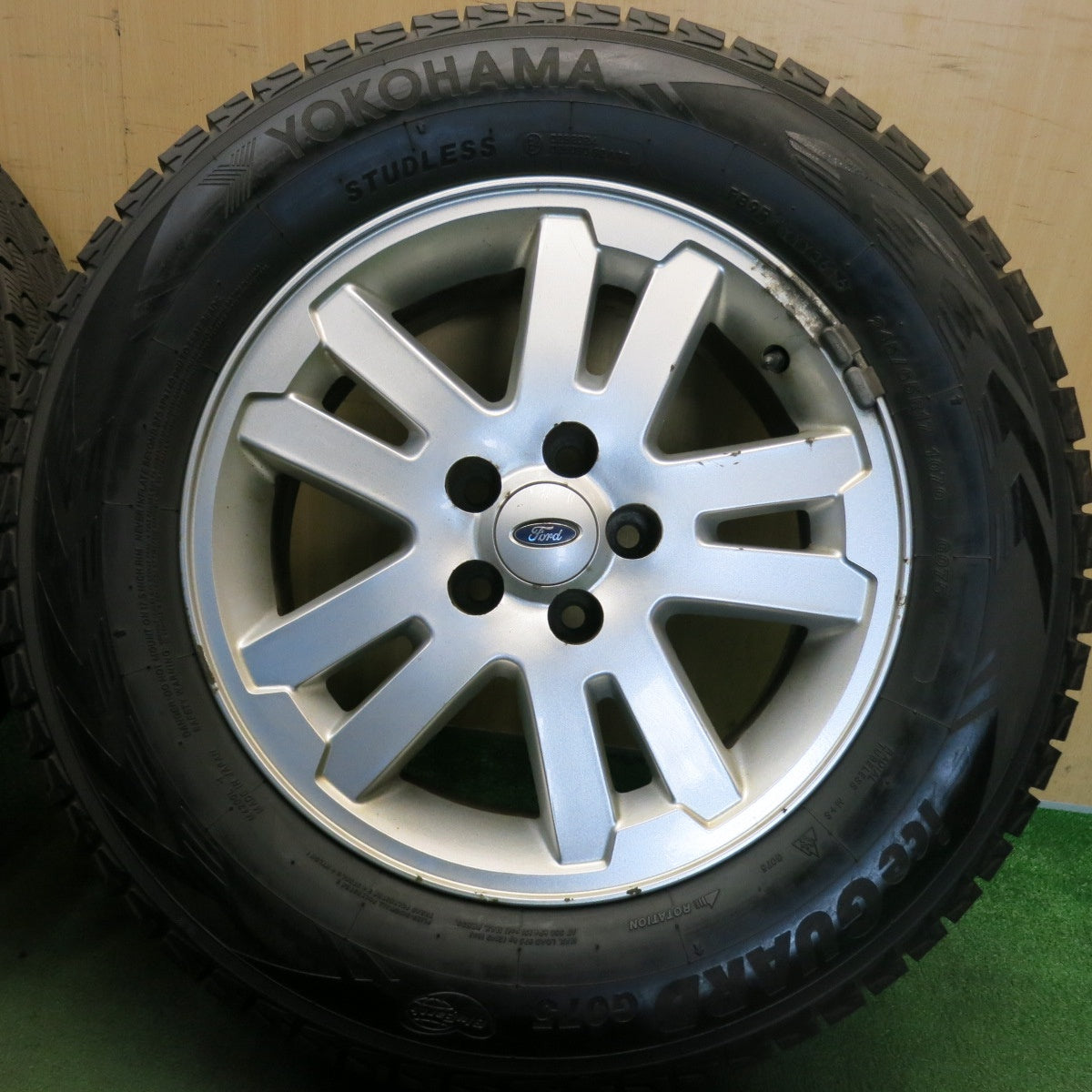 バリ溝！9分◎Ford フォード エクスプローラー 純正 245/65R17 スタッドレス ヨコハマ アイスガード G075 17インチ PCD114.3/5H◎6061808HAス