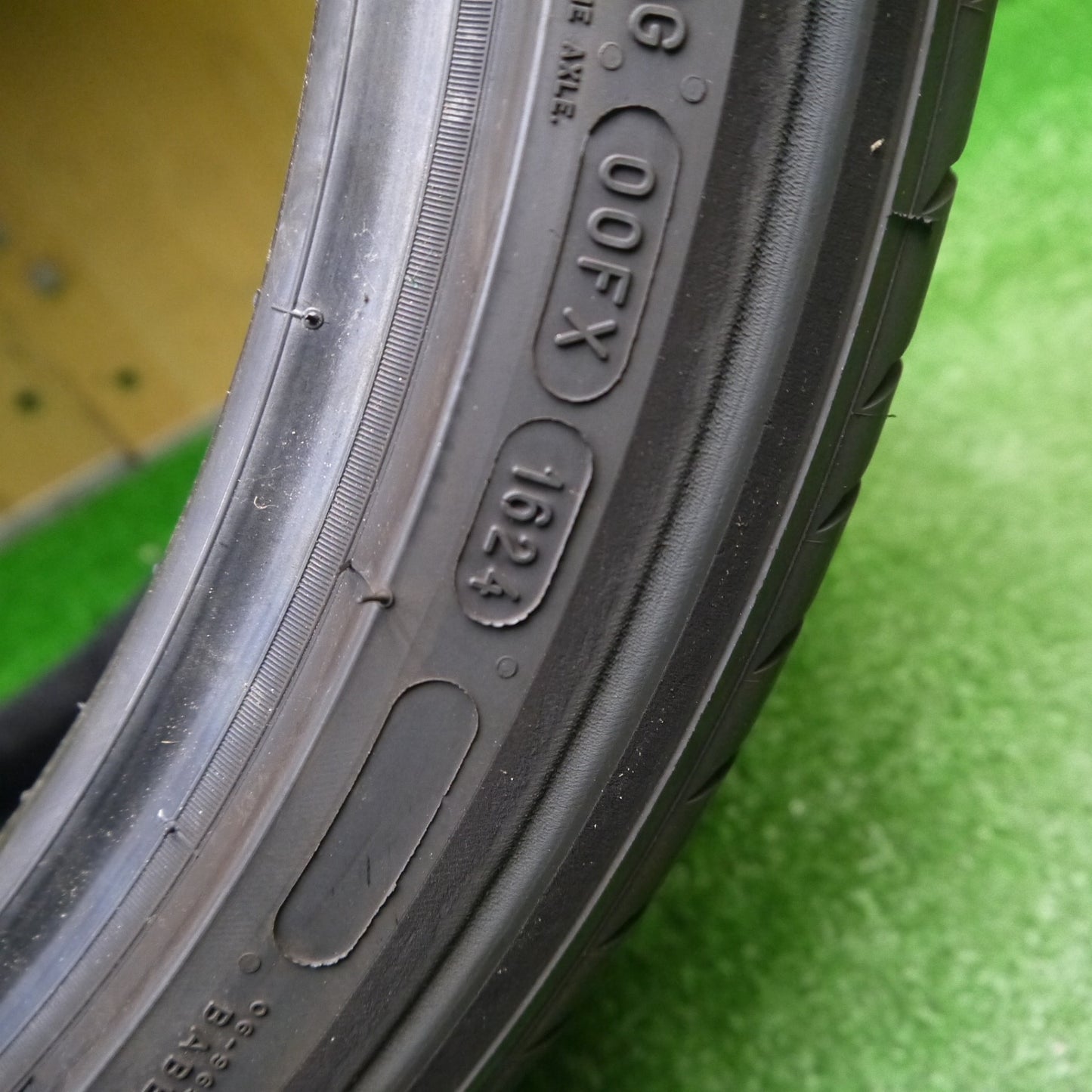 バリ溝！24年！9分！1本★235/45R21 ミシュラン e・PRIMACY eプライマシー タイヤ 21インチ クラウン スポーツ ベンツ 等★5110405Hノタ