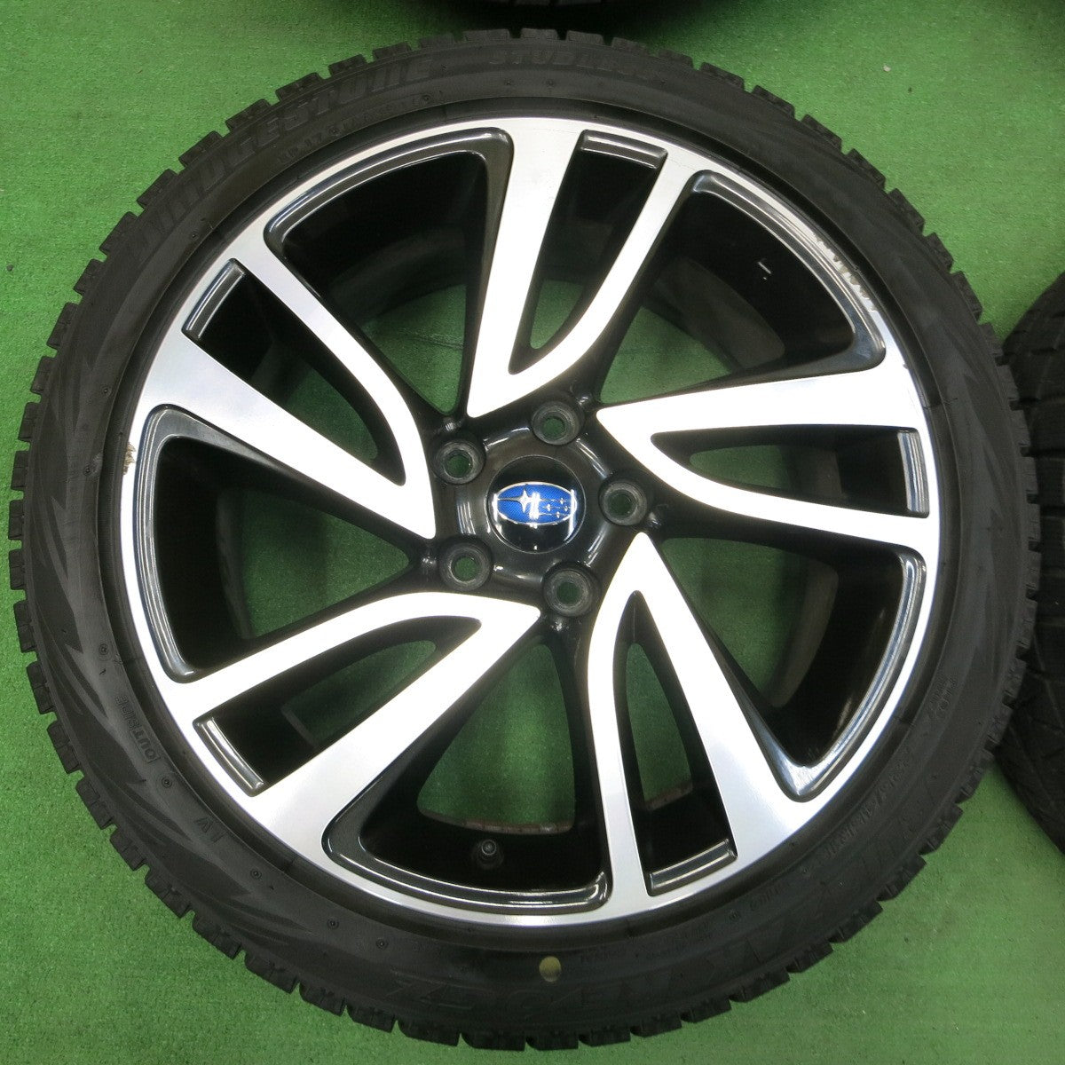 *送料無料* 4本価格★スバル レヴォーグ 純正 225/45R18 スタッドレス ブリヂストン ブリザック REVO GZ PCD114.3/5H★4052312イス