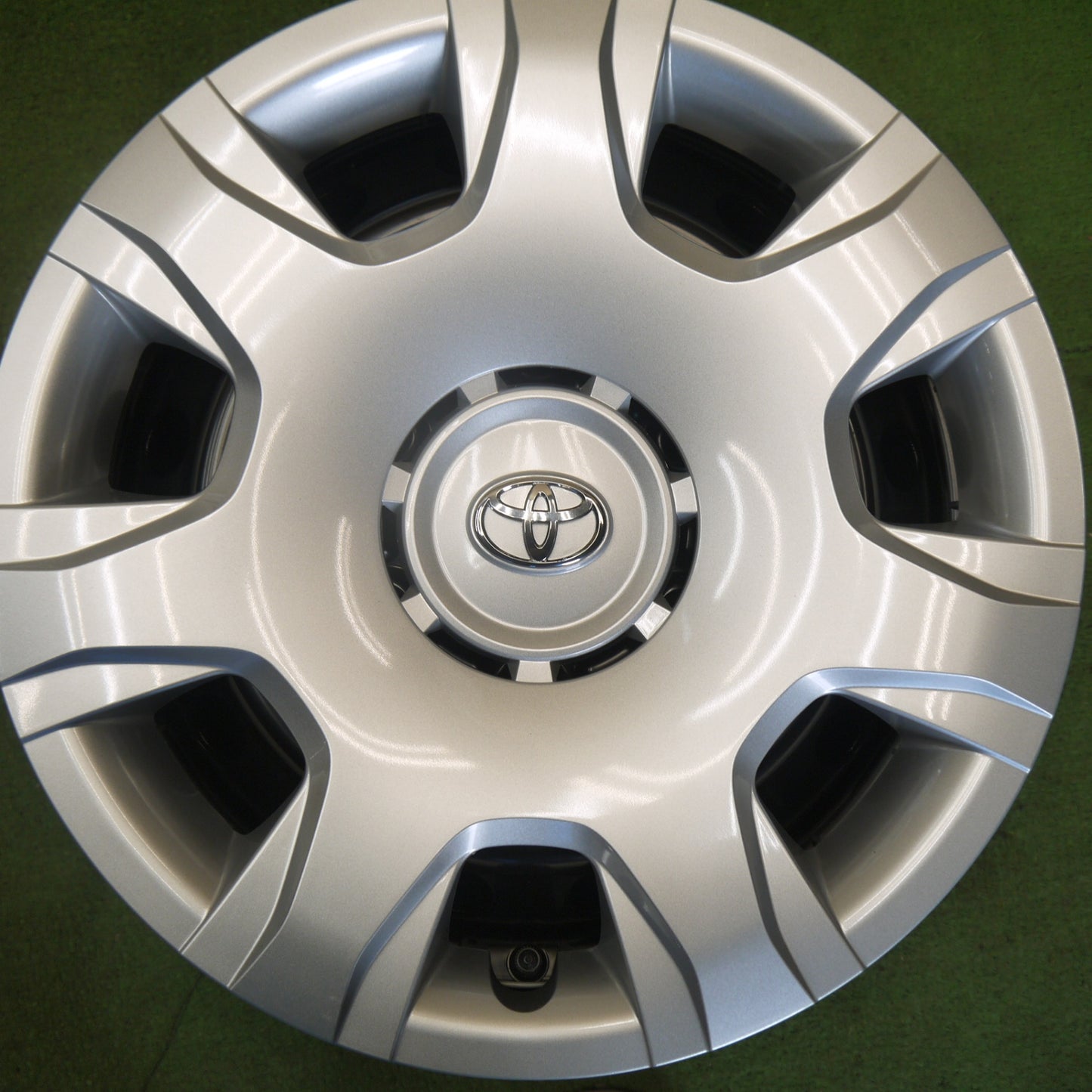 新車外し★トヨタ 200系 ハイエース 純正 スチール ホイール 15インチ 15×6J PCD139.7/6H★6060505Hホ