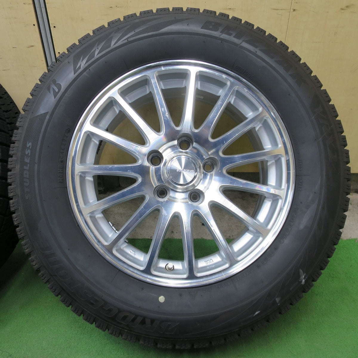 バリ溝！24年！9.5分◎スタッドレス 215/65R16 ブリヂストン ブリザック VRX2 ECO FORME SE-12 エコフォルム 16インチ PCD114.3/5H◎6091102NGス