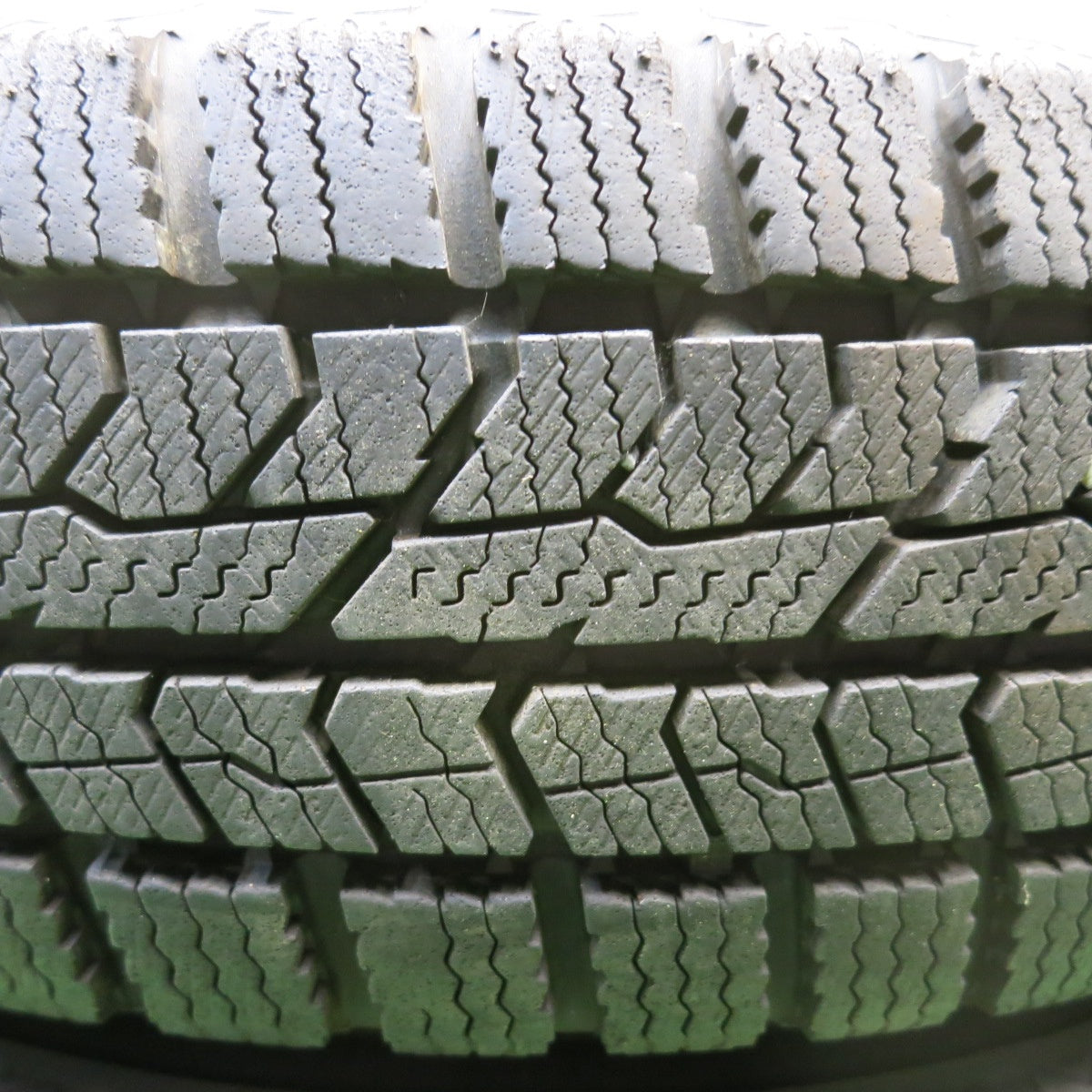バリ溝！22年！9.5分以上★スタッドレス 145/80R13 トーヨー オブザーブ GIZ2 WINNERS ウィナーズ 13インチ PCD100/4H★5112908HAス
