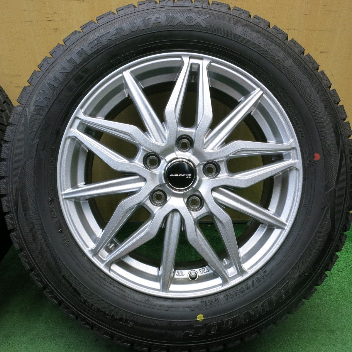 タイヤほぼ未使用！22年！キレイ★スタッドレス 215/60R16 ダンロップ ウインターマックス WM02 AZANE JL アザーネ 16インチ PCD114.3/5H★5071906HAス